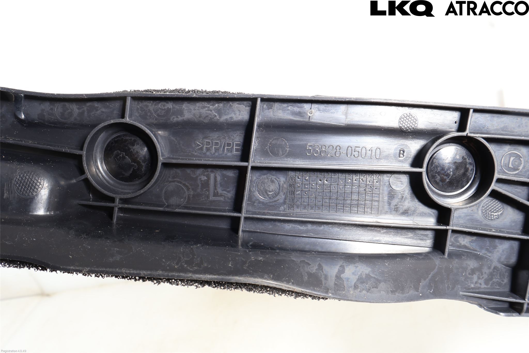 Toyota AVENSIS 09-15 Skärm Hörn Utfyllnad Fram