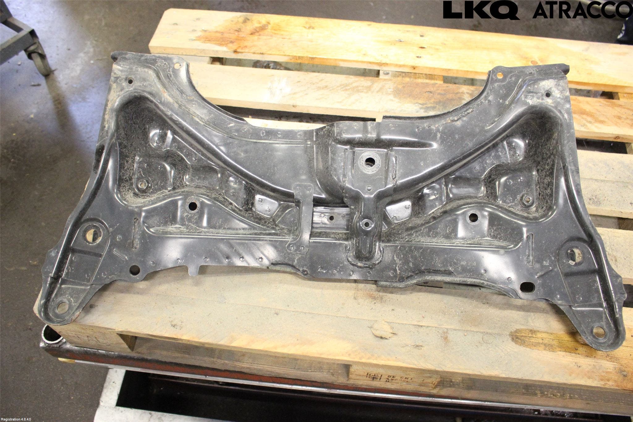 Toyota YARIS XP130 15-20 Framvagnsbalk