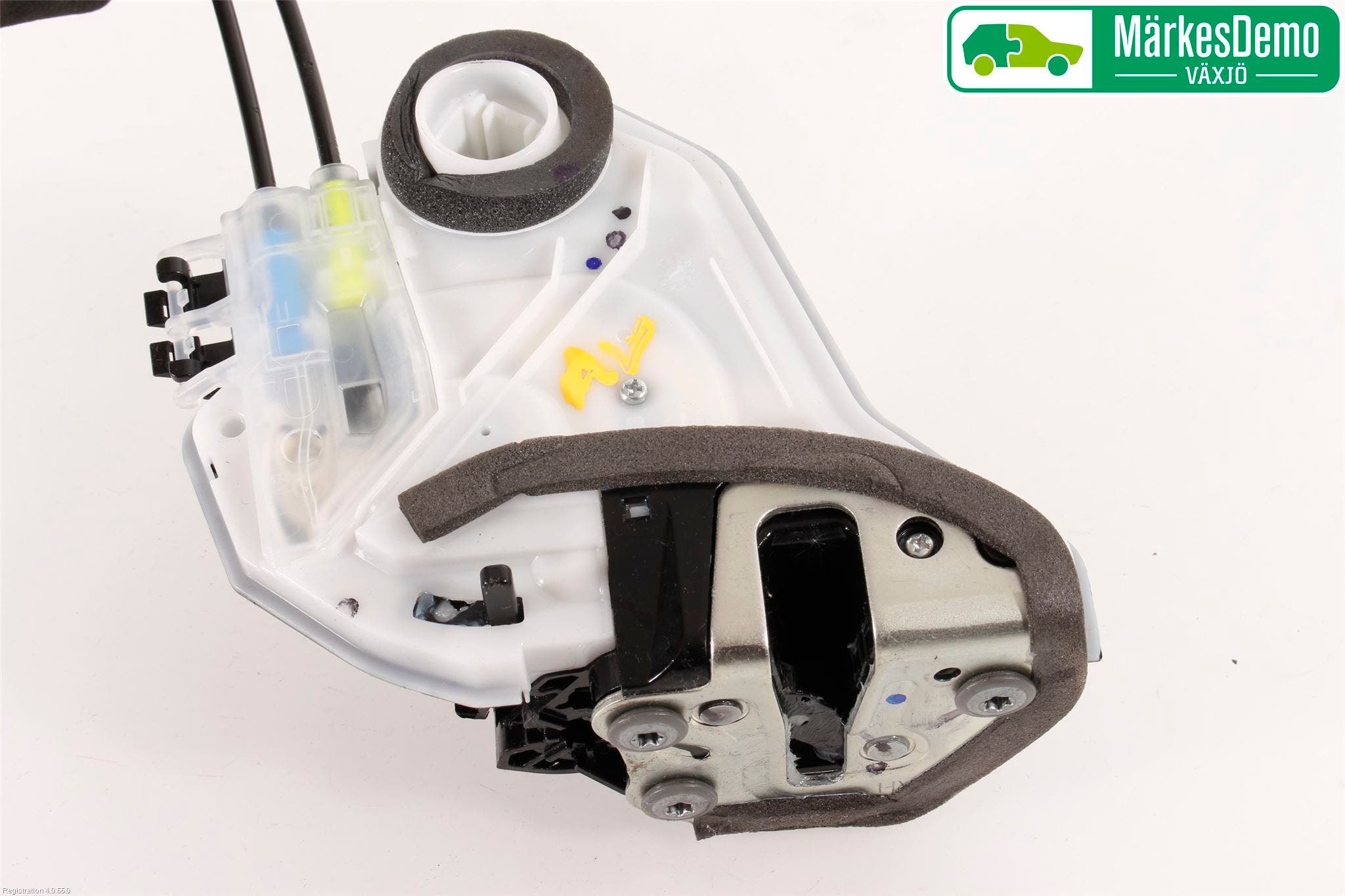 Toyota HILUX 16- Låskista-Dörrlås