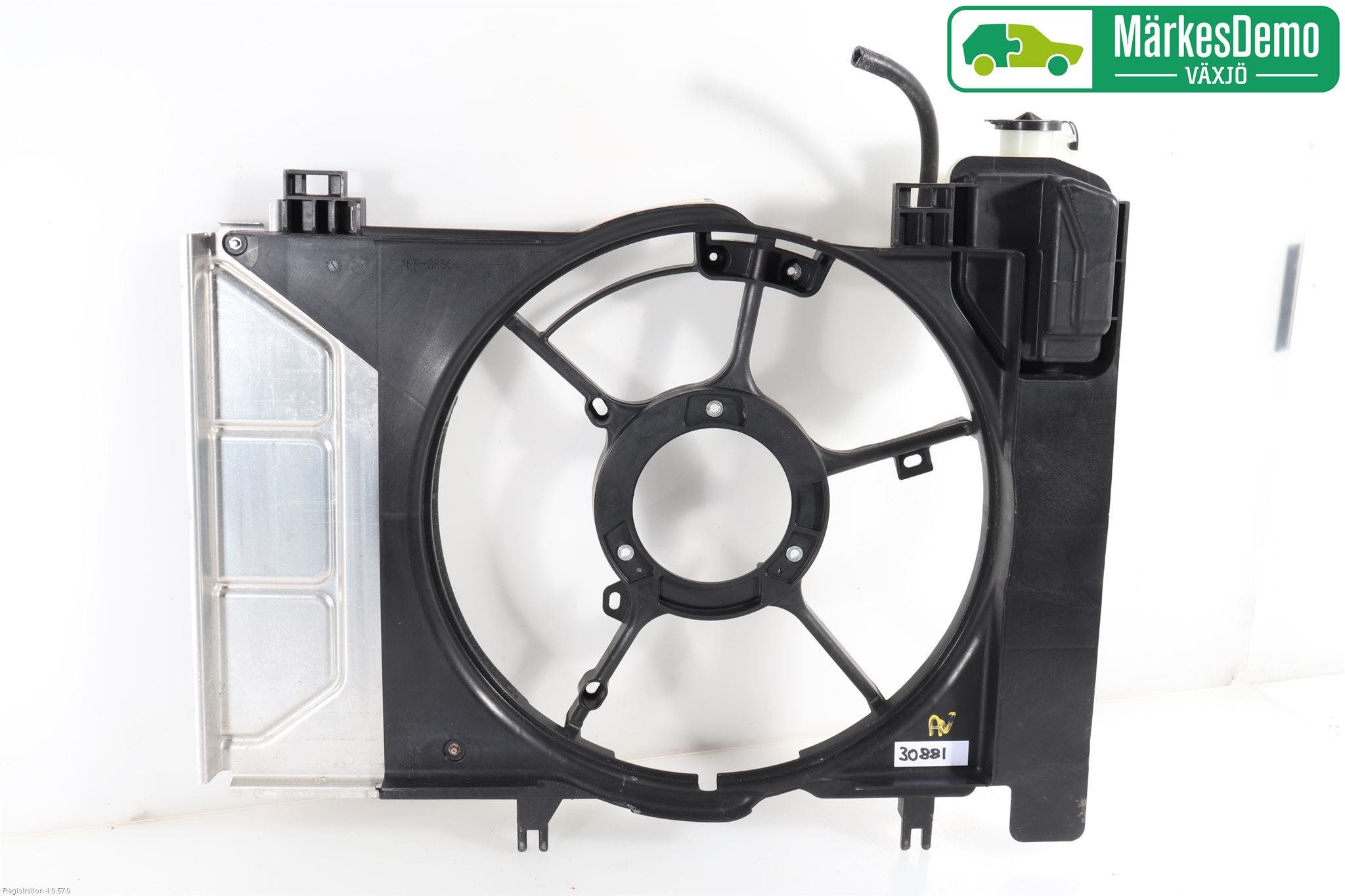 Toyota YARIS XP130 15-20 Kylfläktkåpa