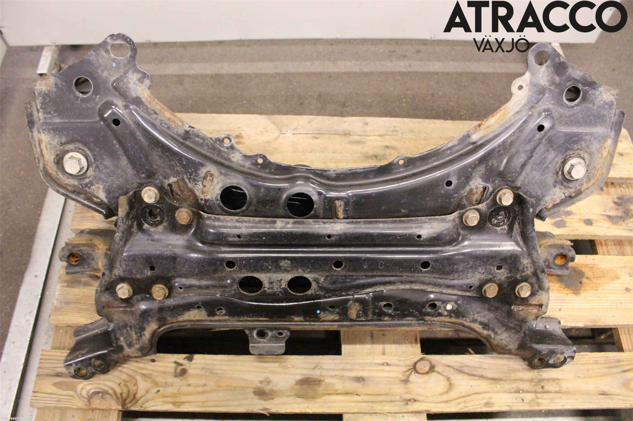 Toyota AURIS 13-19 Framvagnsbalk