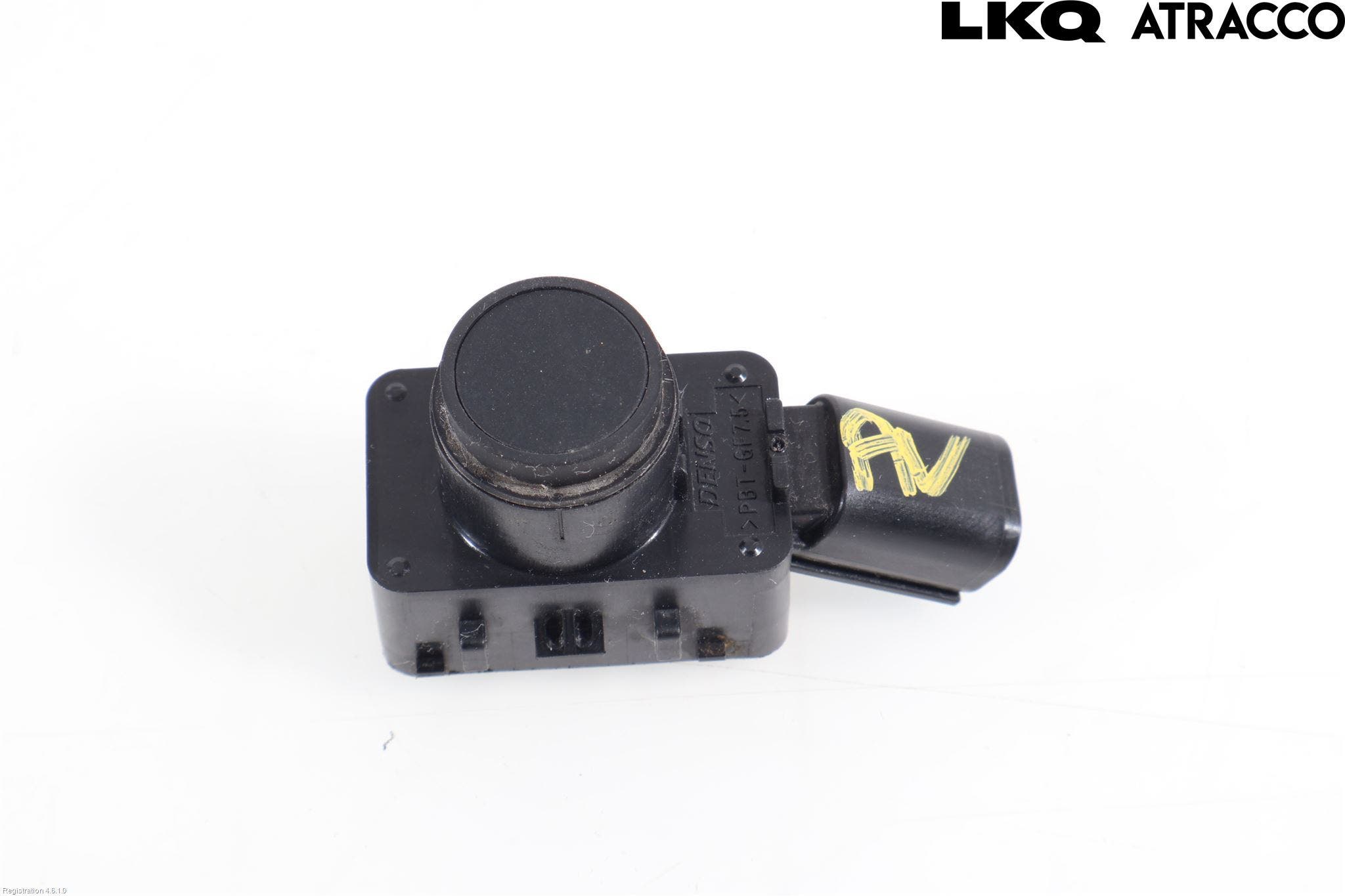 Toyota YARIS CROSS XP21 21- Parkeringshjälp Frontsensor