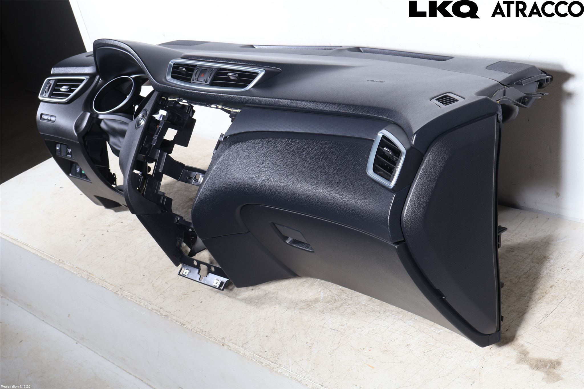 Nissan QASHQAI 17-21 Instrumentbräda