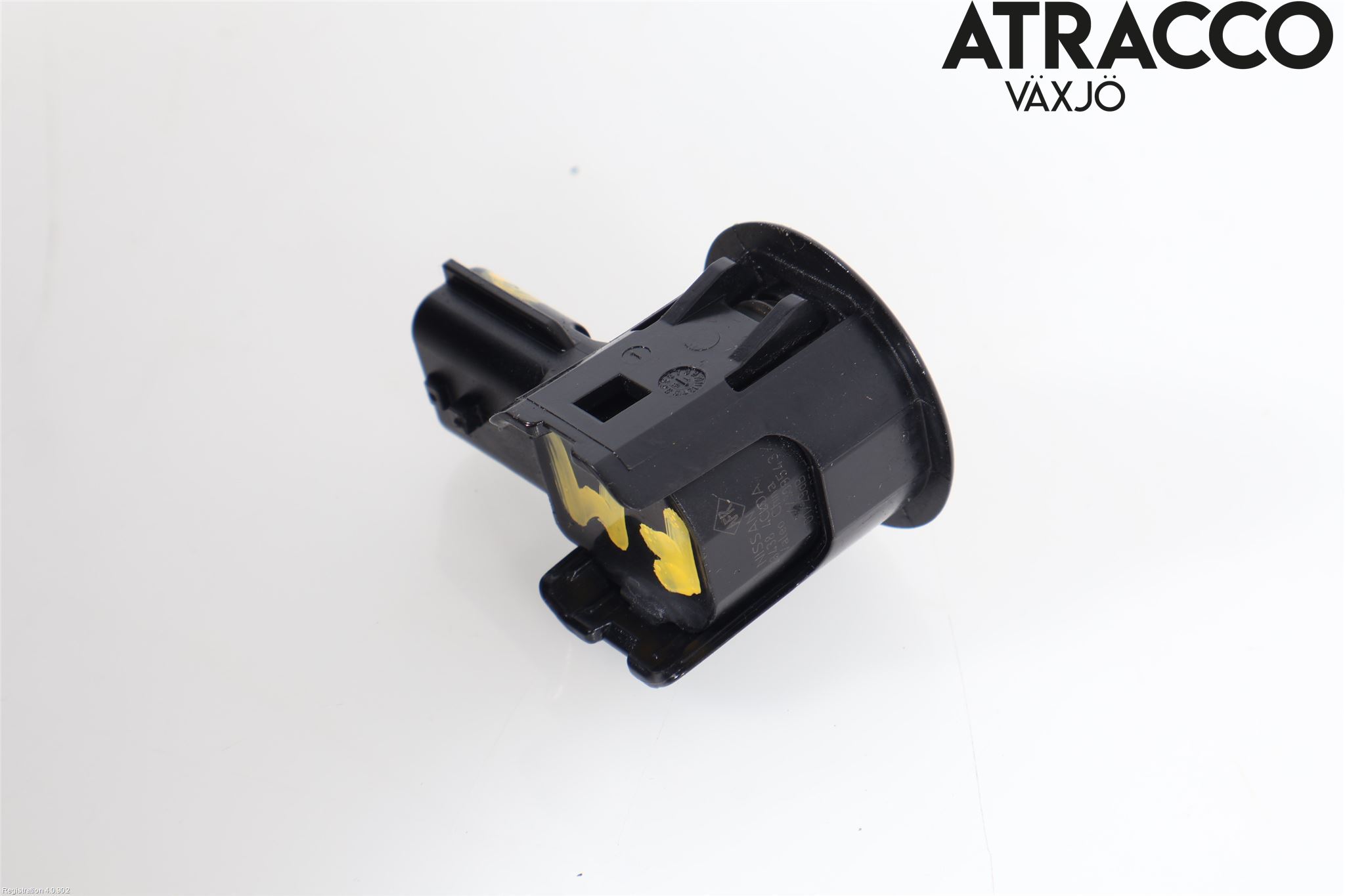 Nissan X-TRAIL 14-21 Parkeringshjälp Frontsensor