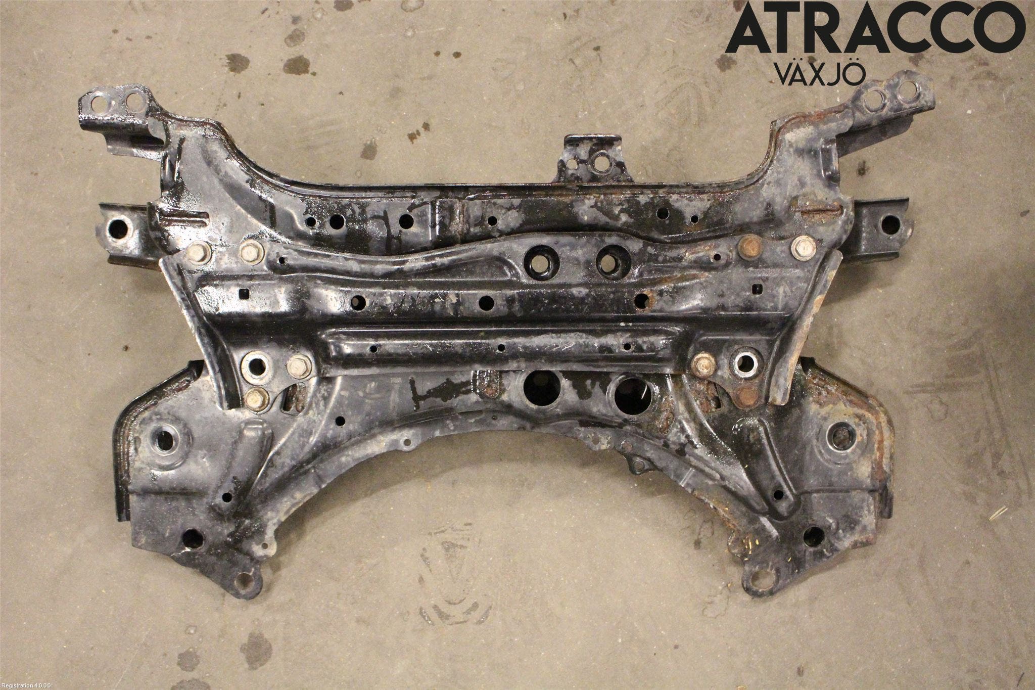 Toyota AURIS 13-19 Framvagnsbalk