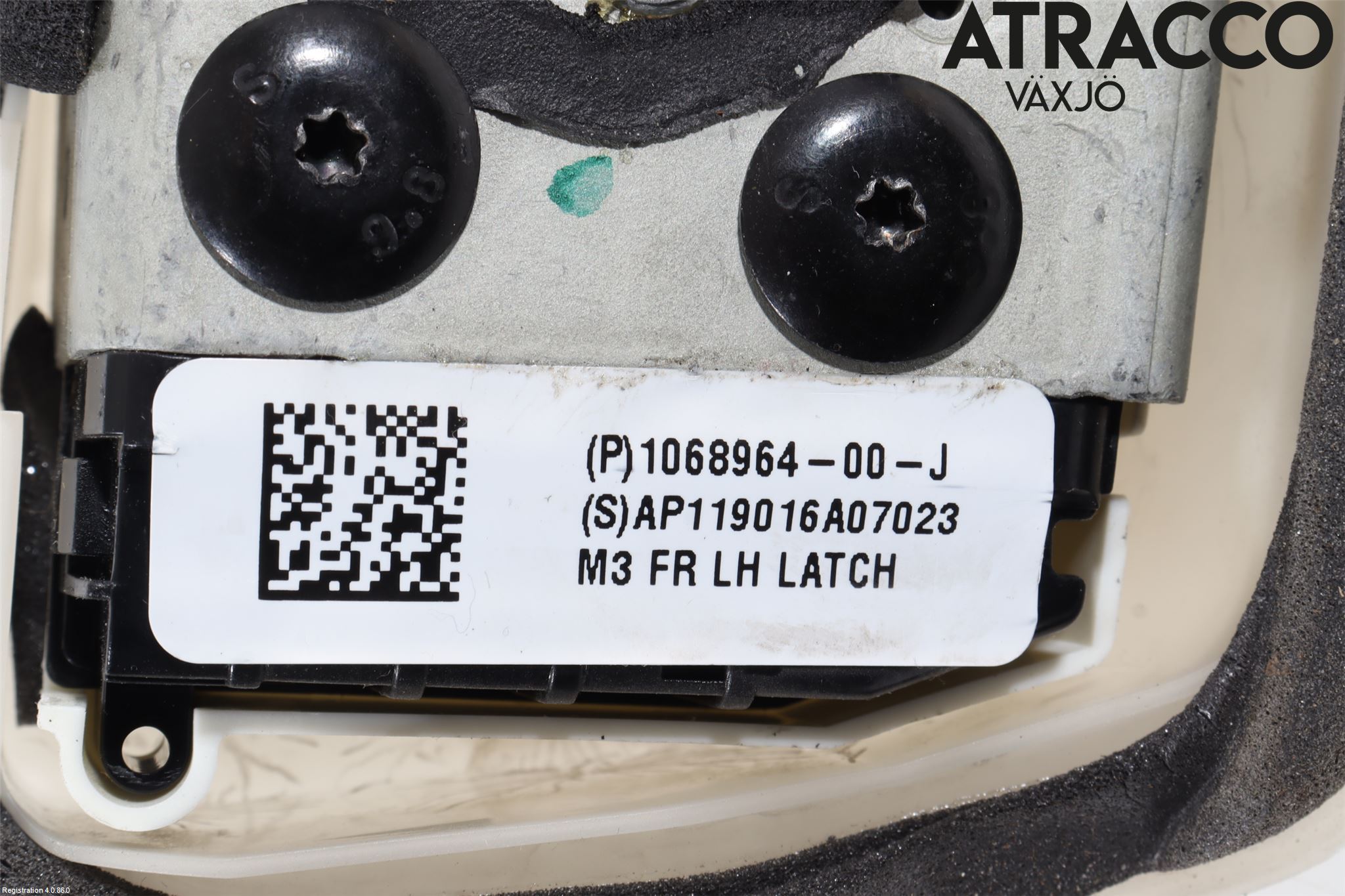 Tesla MODEL 3 17- Låskista-Dörrlås