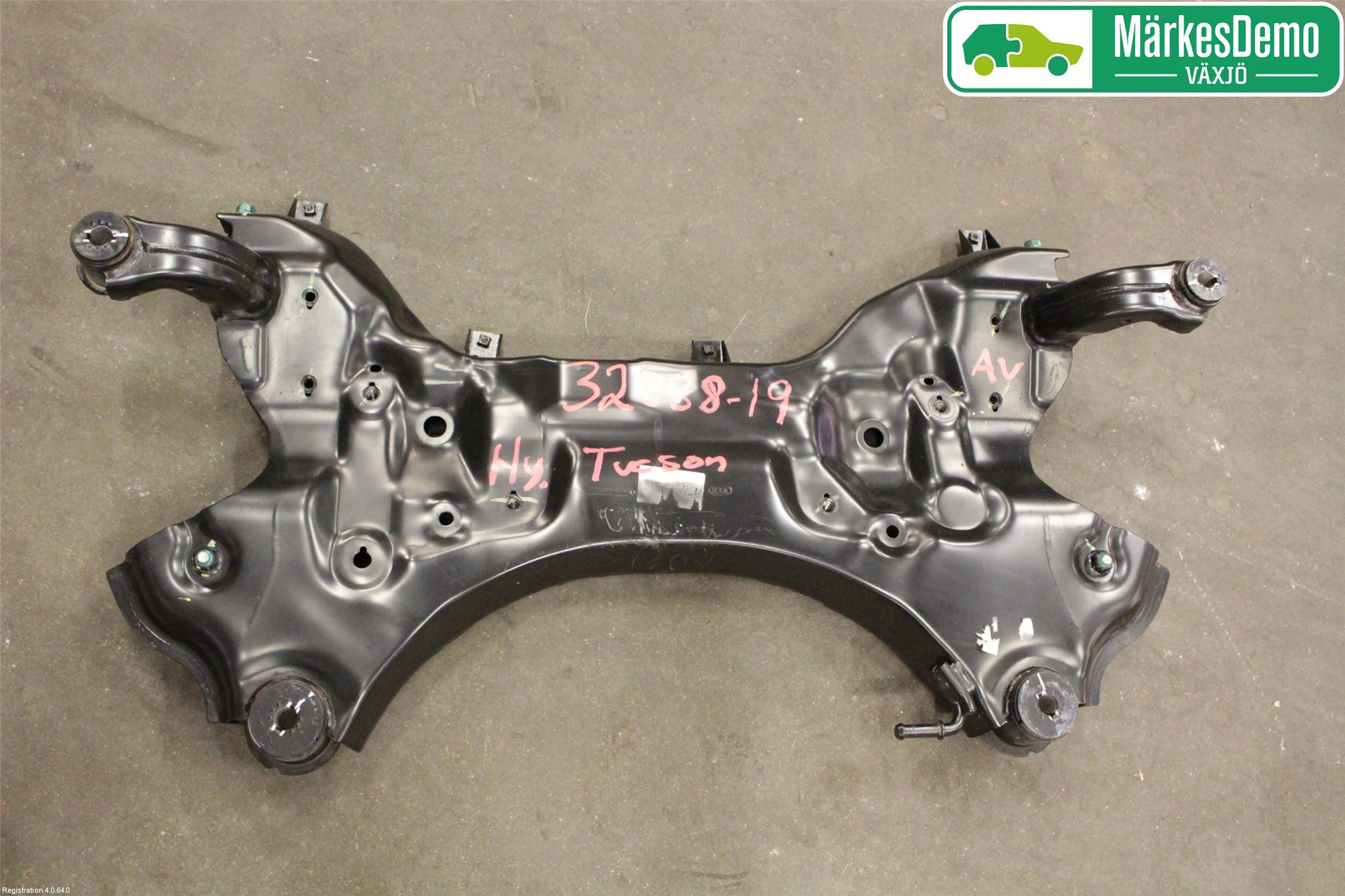 Hyundai TUCSON 05- Framvagnsbalk