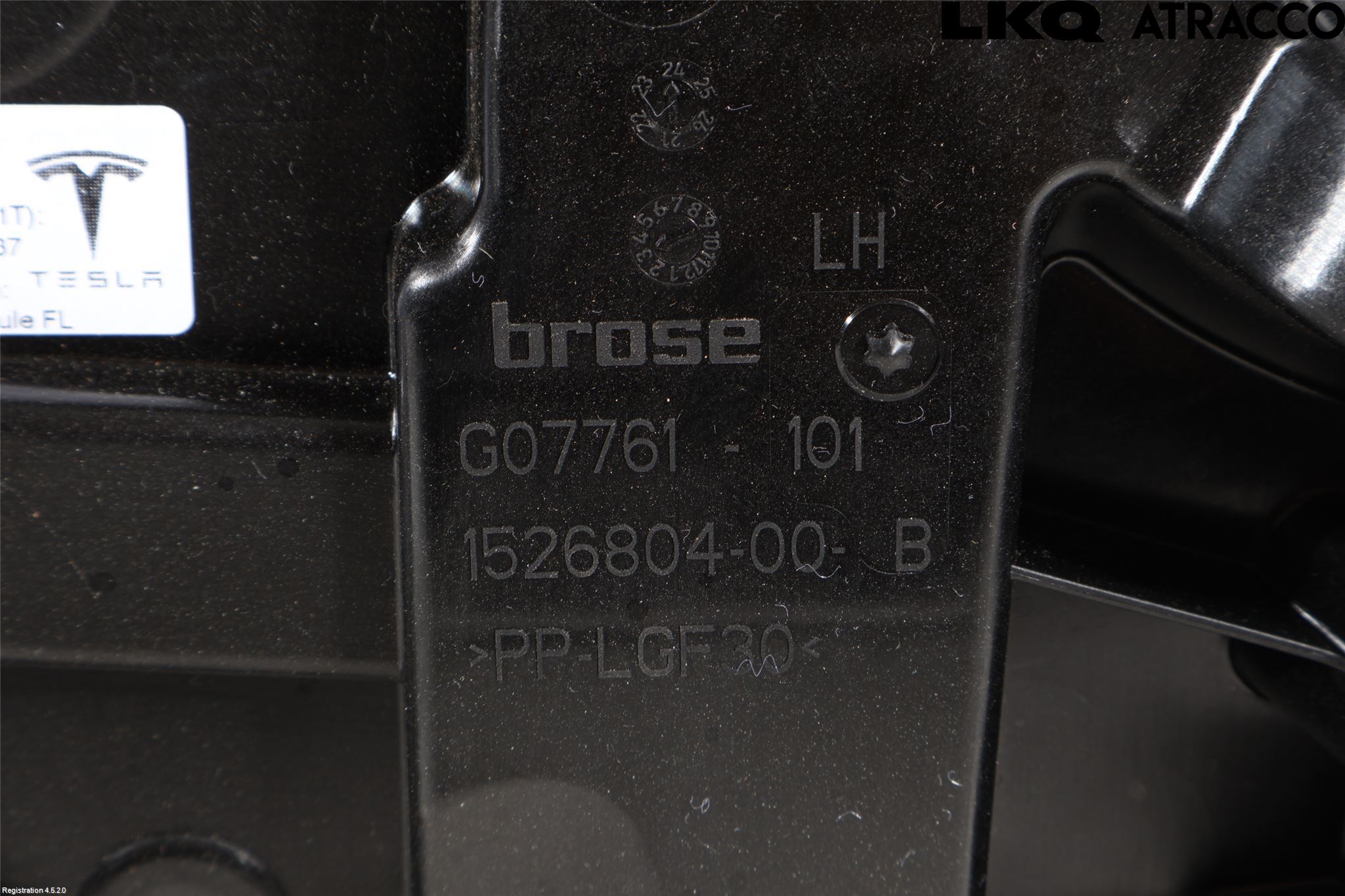 Tesla MODEL Y 21- Fönsterhissmekanism