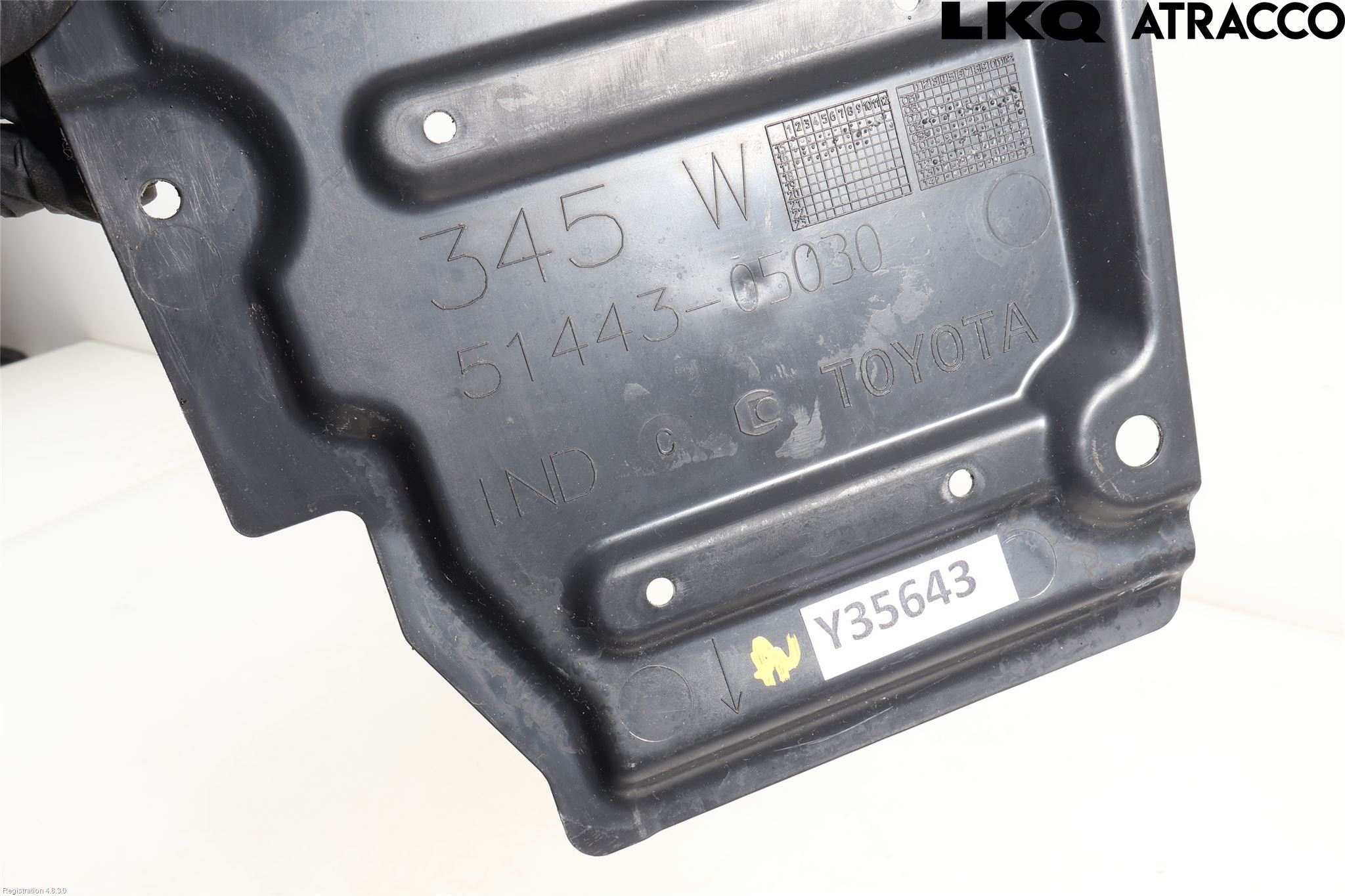 Toyota AVENSIS 16-18 Hasplåt Plåt-Plast