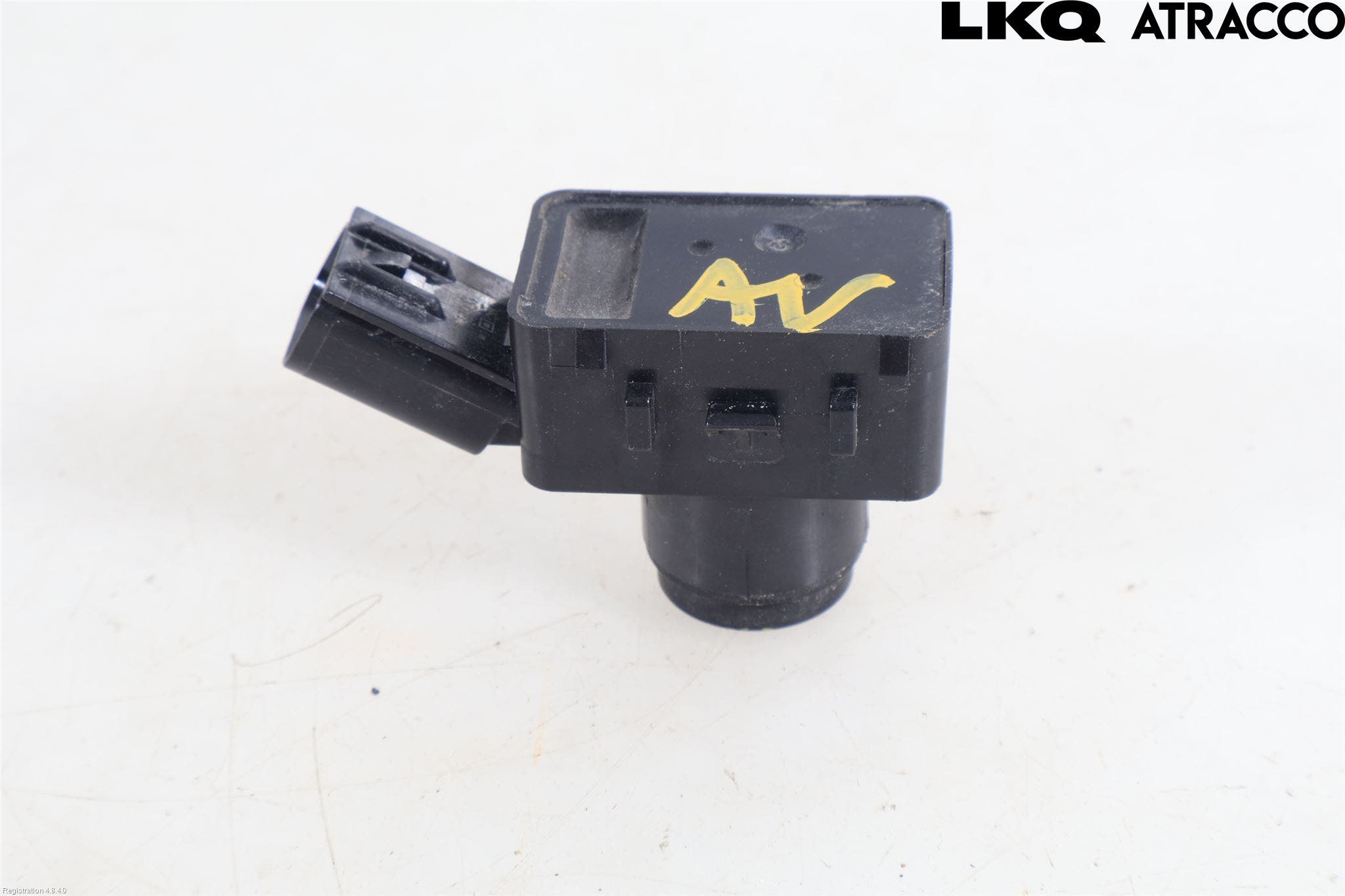 Toyota YARIS CROSS XP21 21- Parkeringshjälp Frontsensor