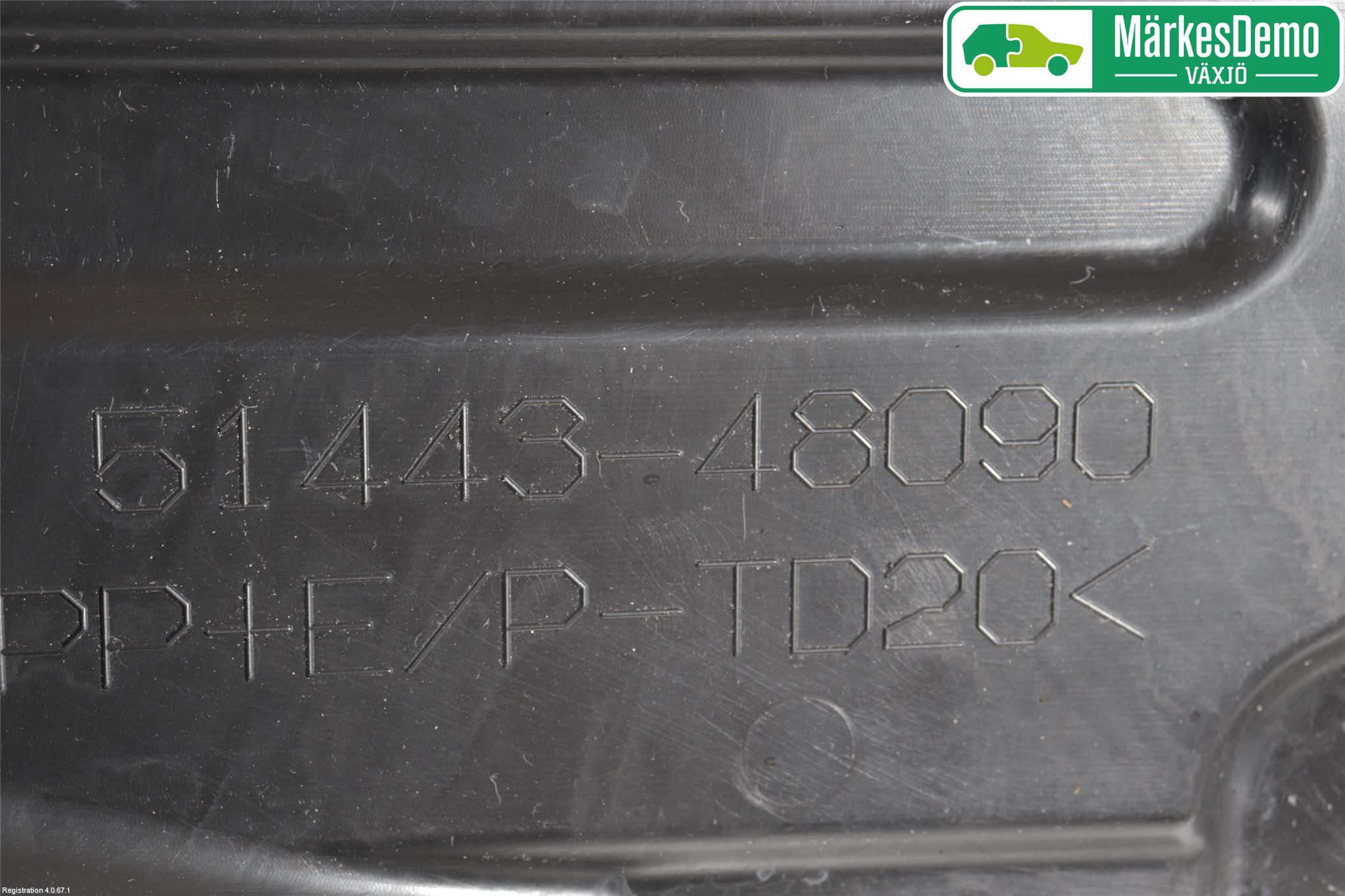 Toyota RAV4 13-18 Hasplåt Plåt-Plast