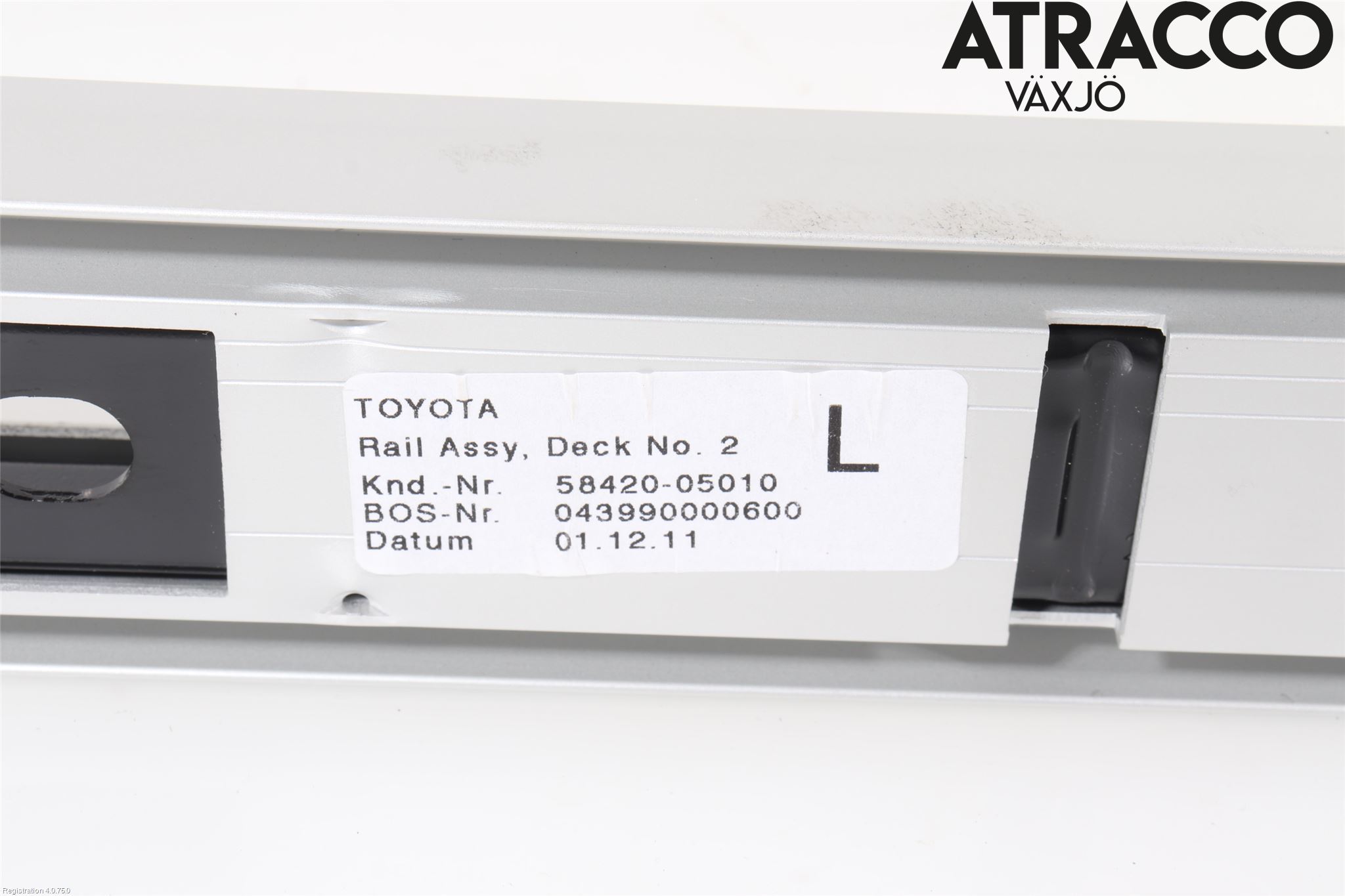 Toyota AVENSIS 09-15 Inrbagagerumklädsel-Golv
