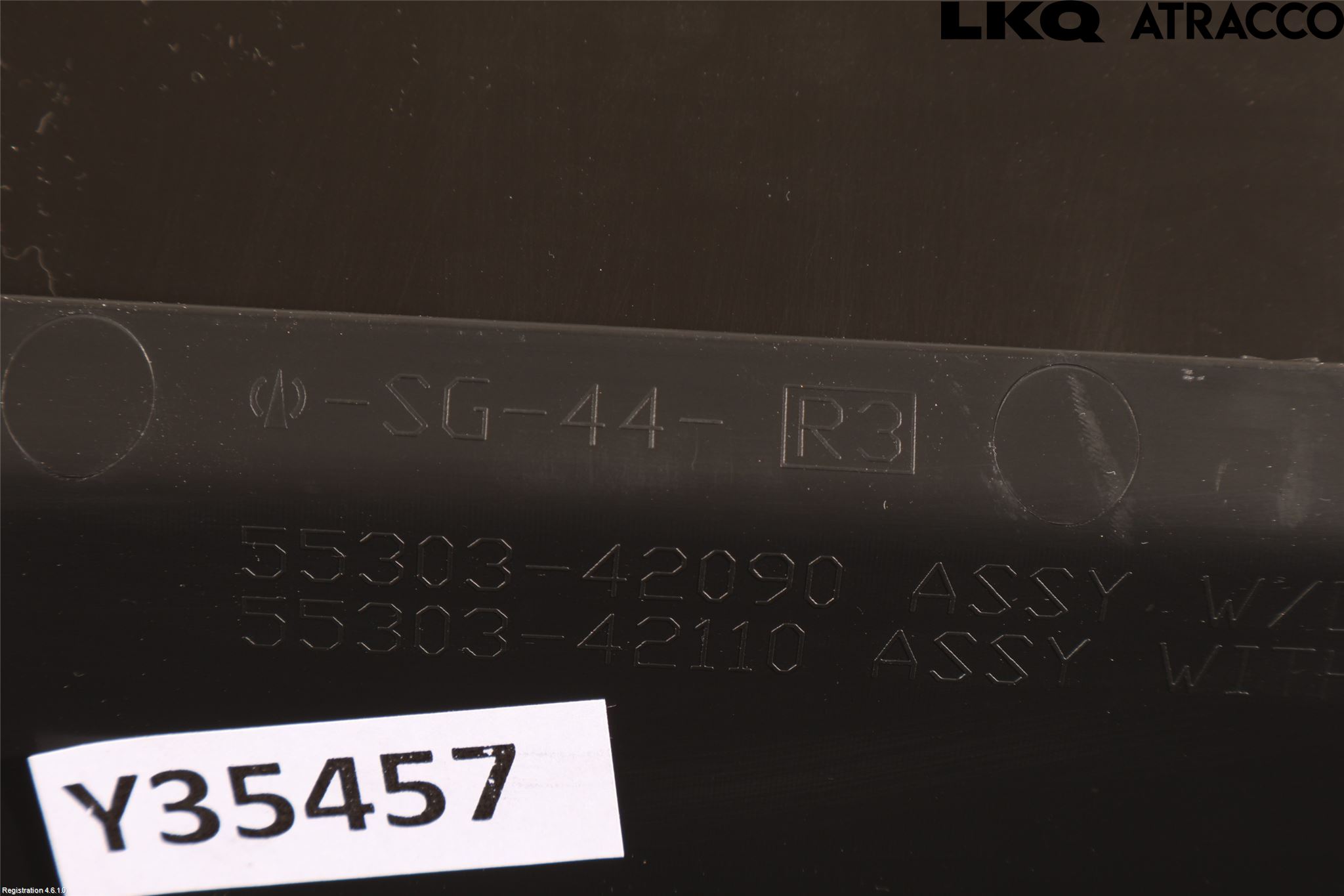 Toyota RAV4 19- Handskfack