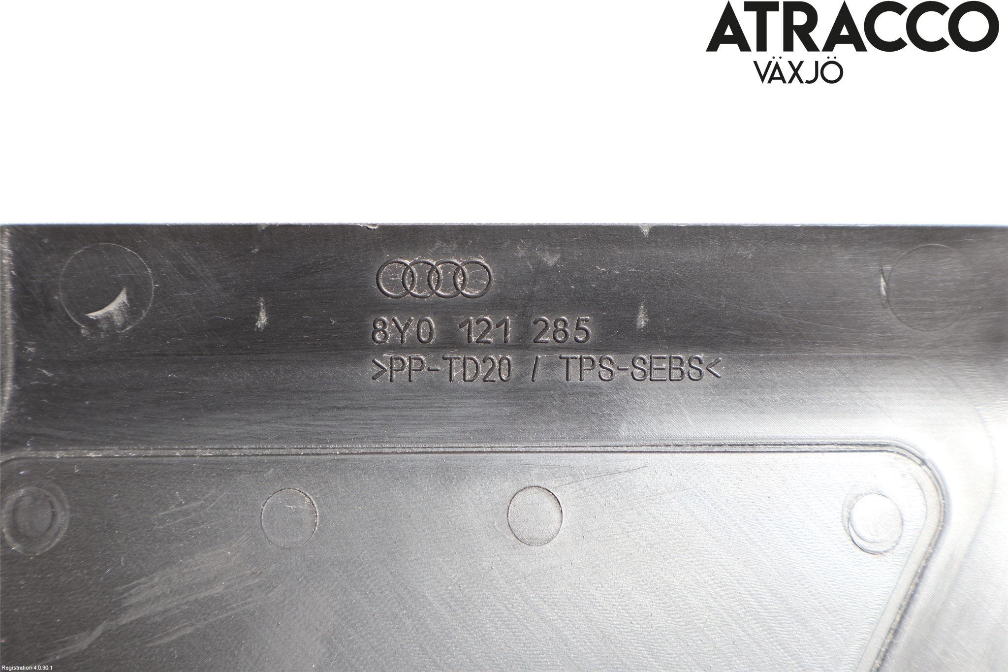 Audi A3/S3 8Y 21- Frontplåt Övre