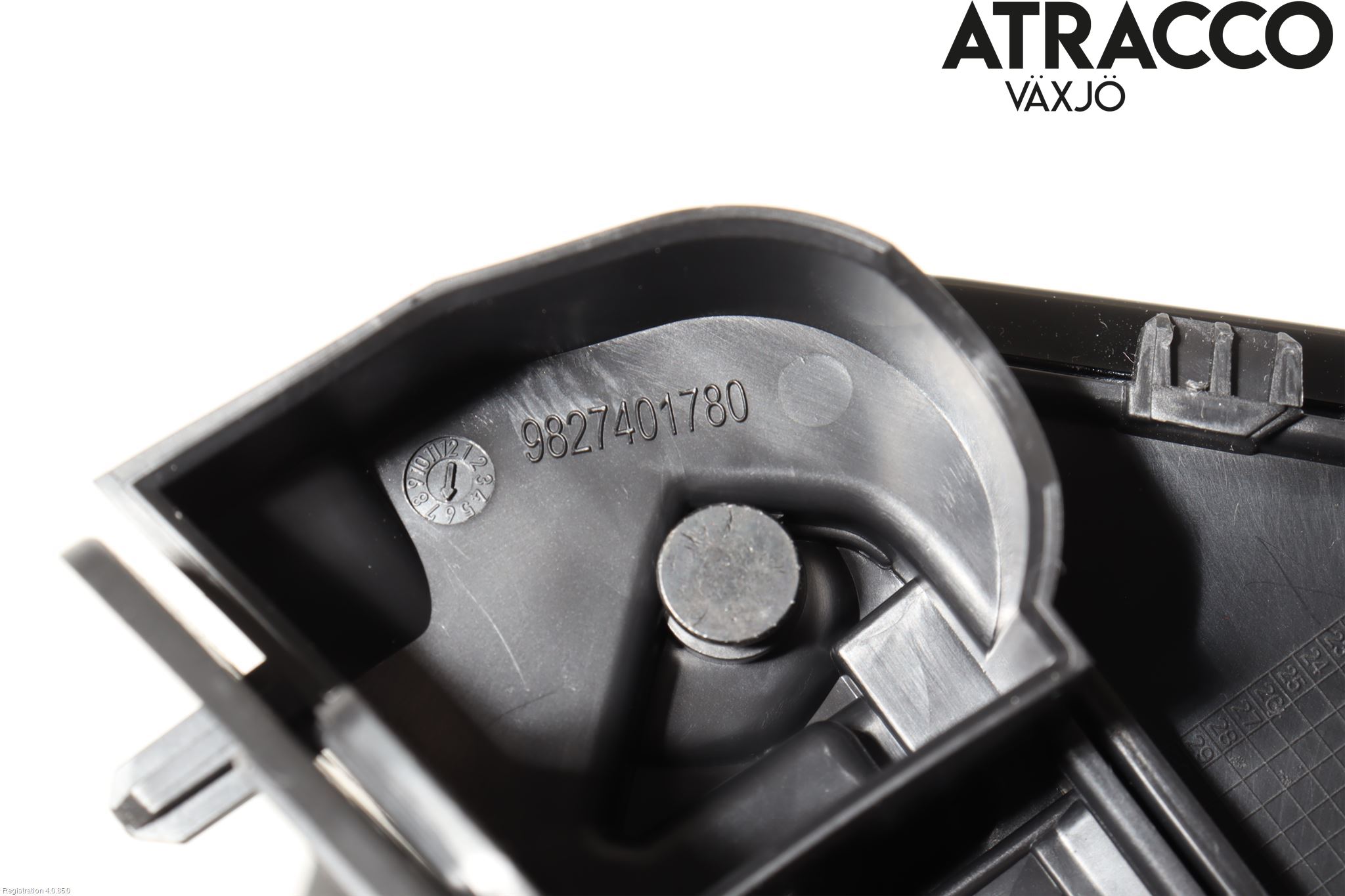 Peugeot 208/E-208 20- Instrumentbräda Förvaringsfack