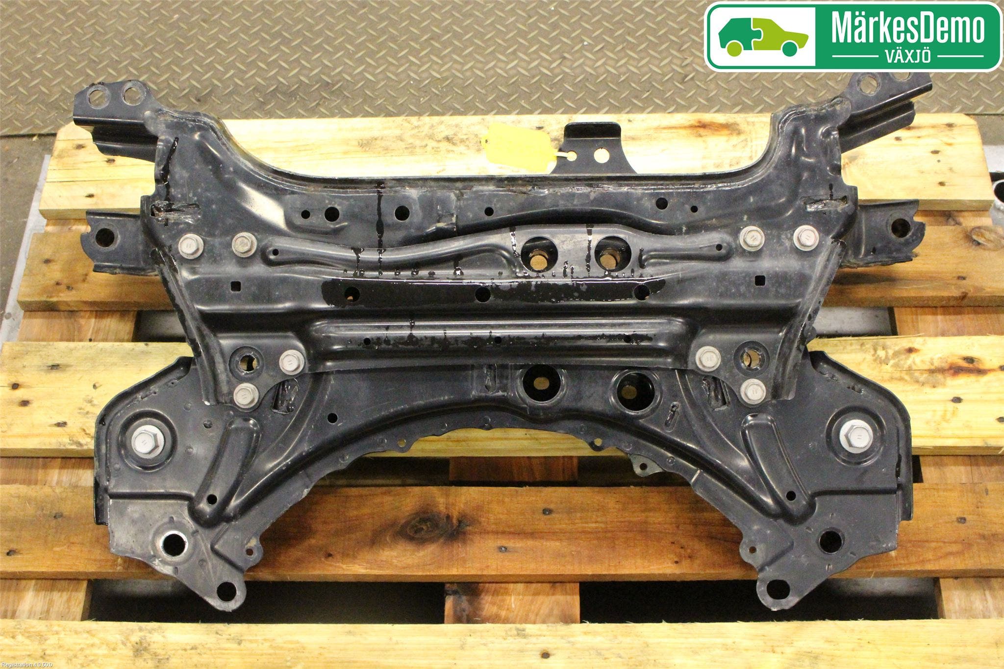 Toyota RAV4 13-18 Framvagnsbalk