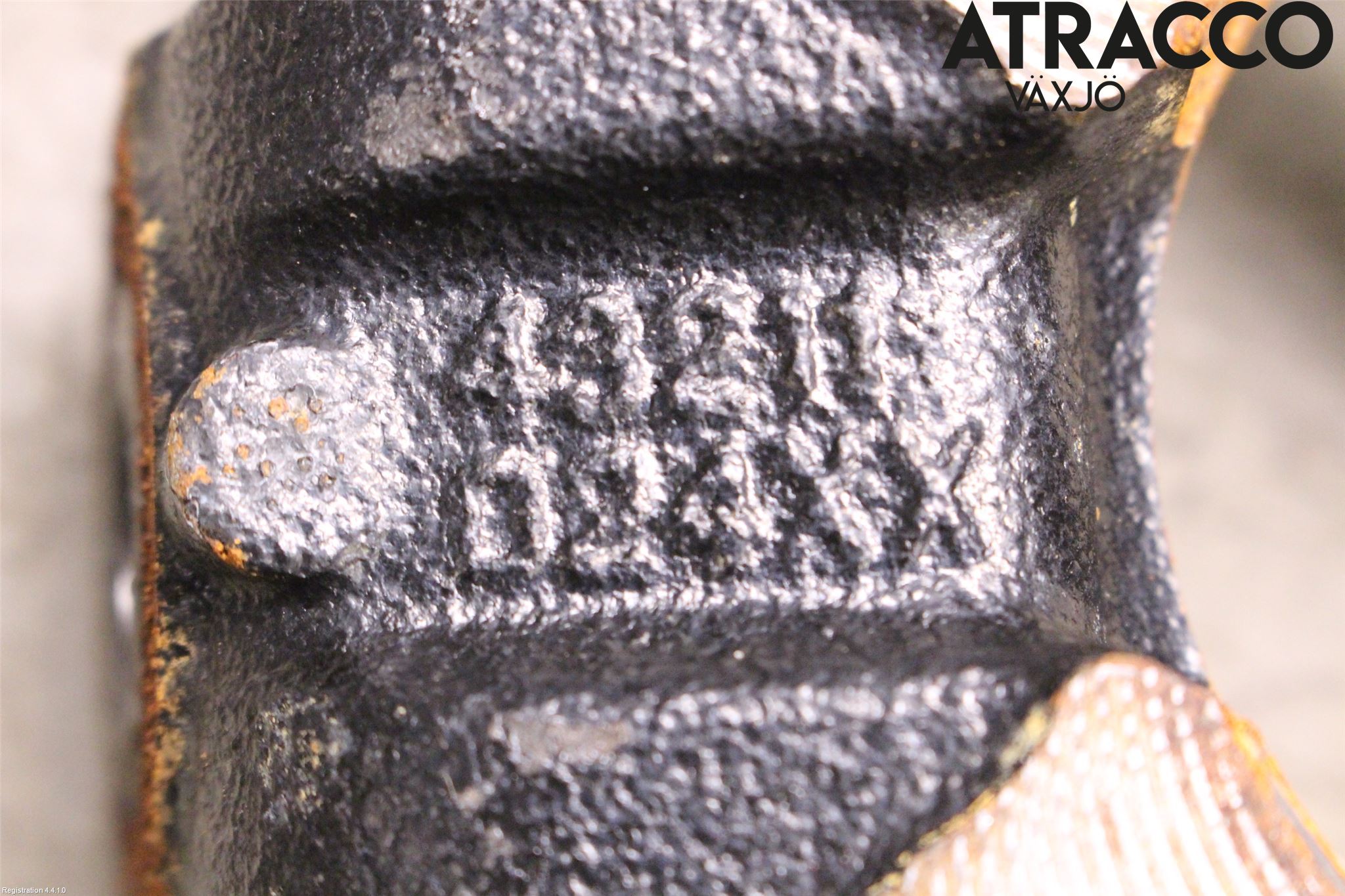 Mazda 2 KB Hybrid 22- Styrspindel Lagerhus Hö