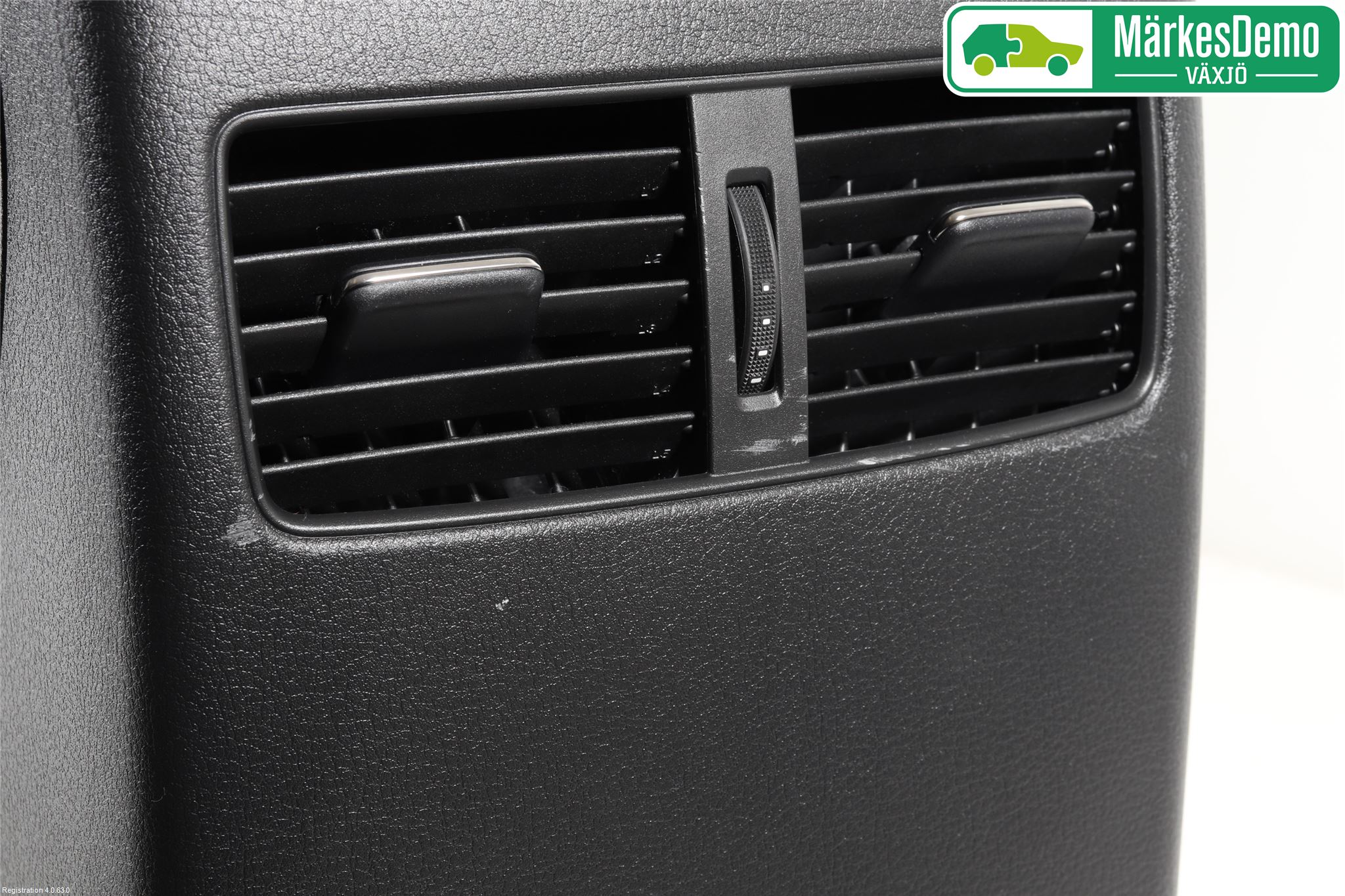 Mazda CX-30 20- Instrumentkonsoll Golv