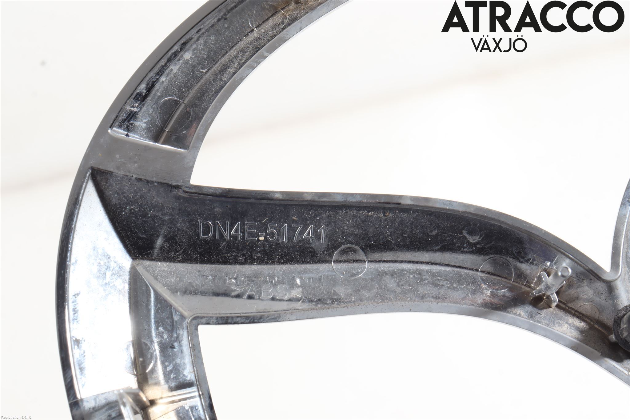 Mazda MX-30 20- Emblem