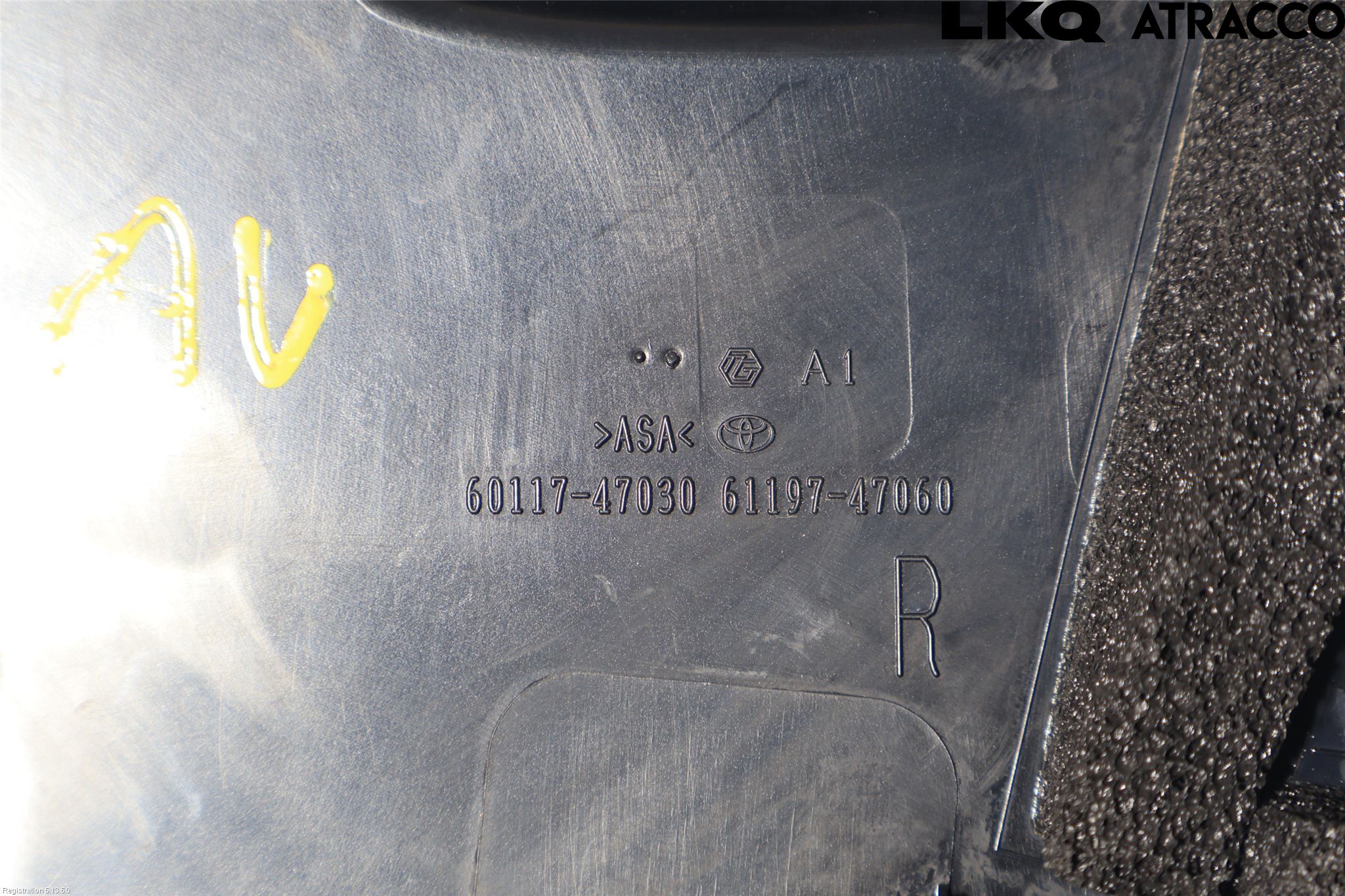 Toyota PRIUS (ZVW50) 16-21 Skärm Hörn Utfyllnad Fram