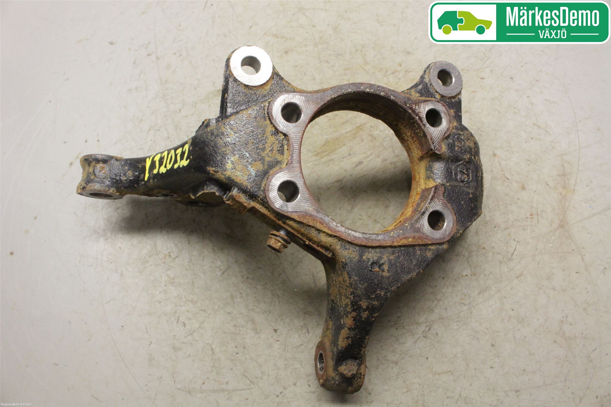 Toyota AURIS 13-19 Styrspindel Lagerhus Hö