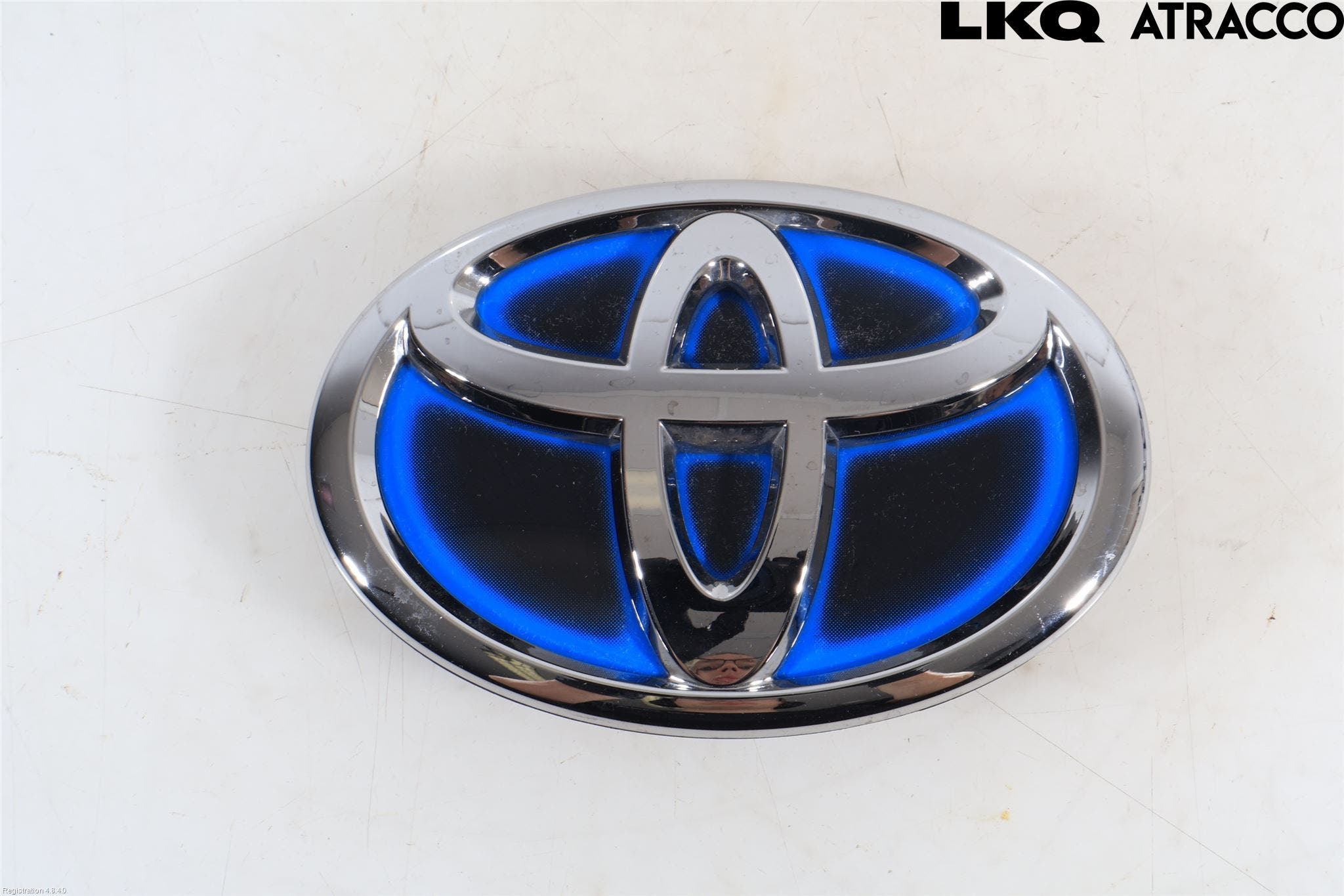 Toyota YARIS CROSS XP21 21- Emblem