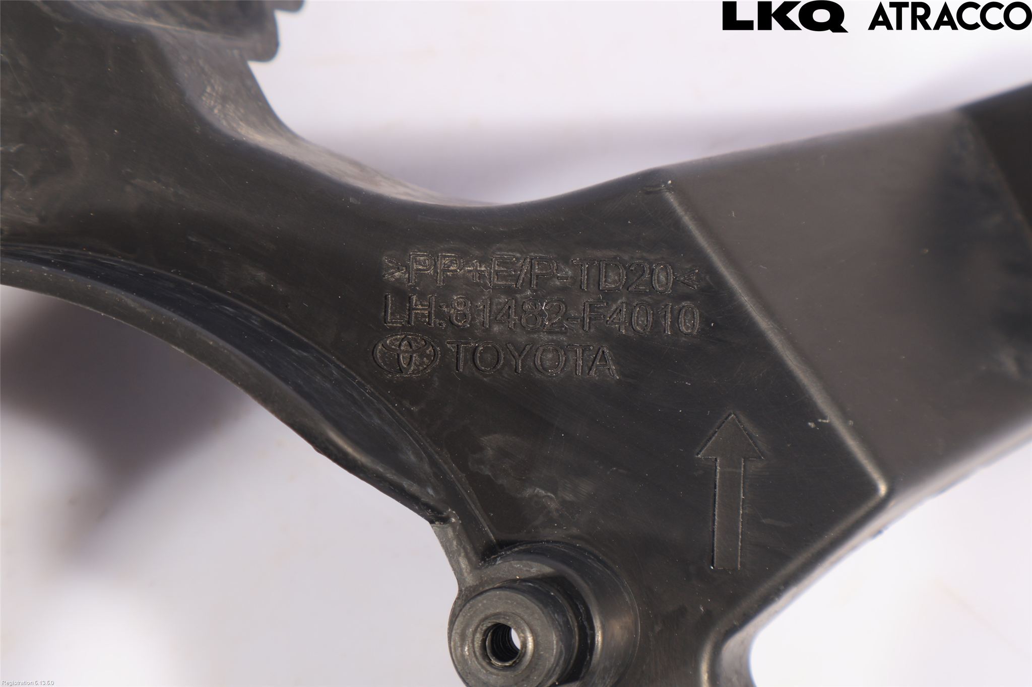 Toyota C-HR 16-23 Dimljussarg Fram