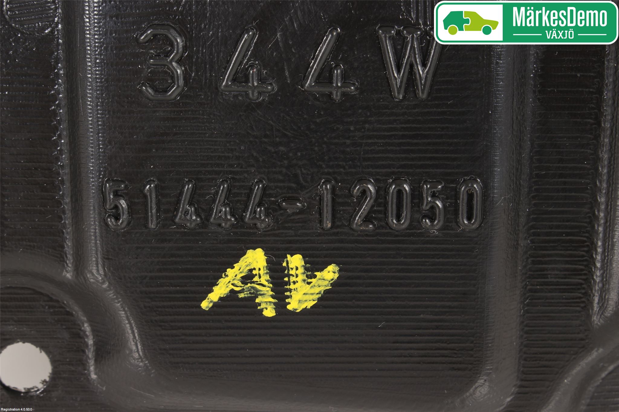 Toyota PRIUS+ ZVW40 12-20 Hasplåt Plåt-Plast
