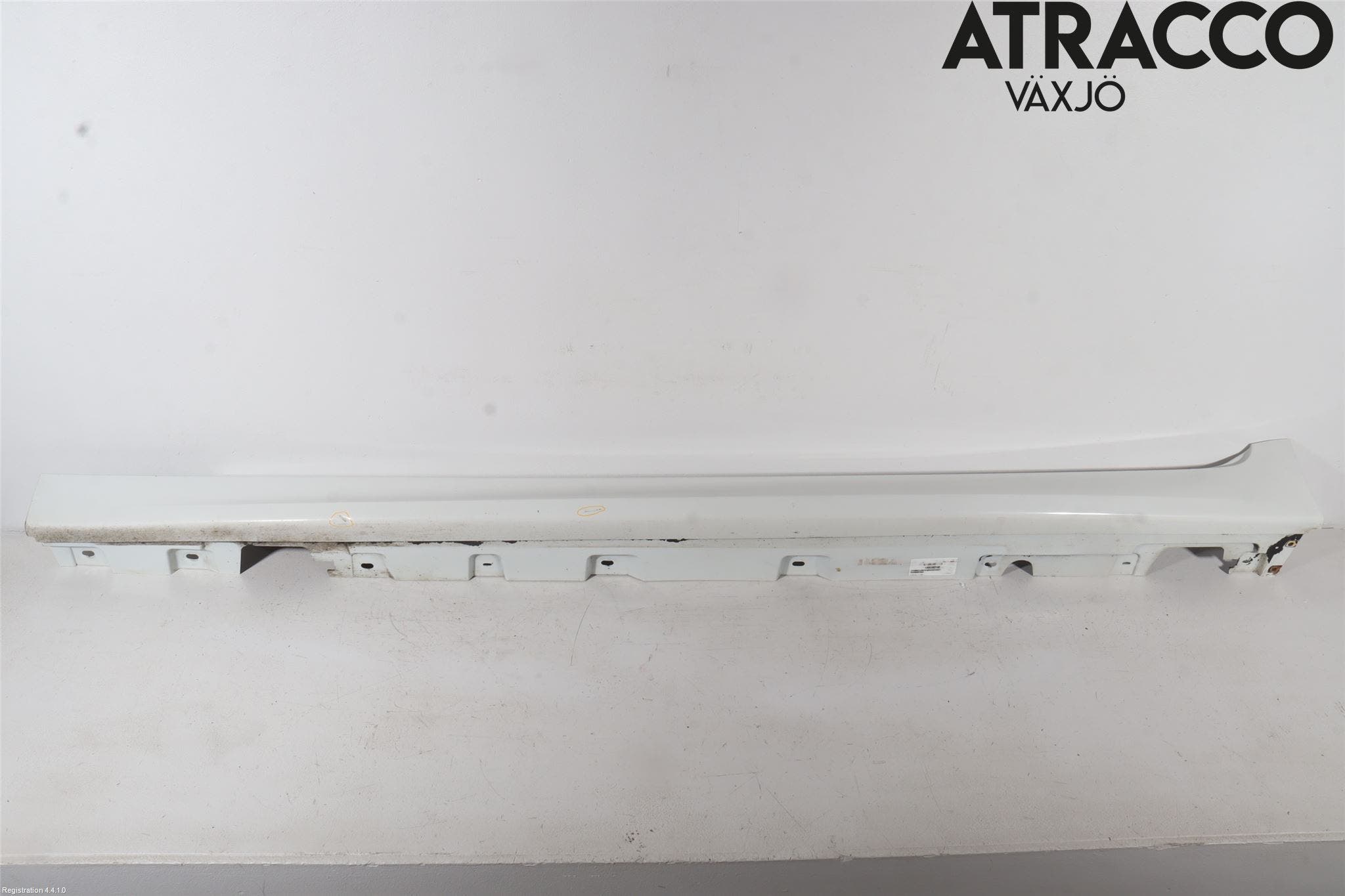 BMW 5 F10/F11/F18 09-17 Sidokjol Vä