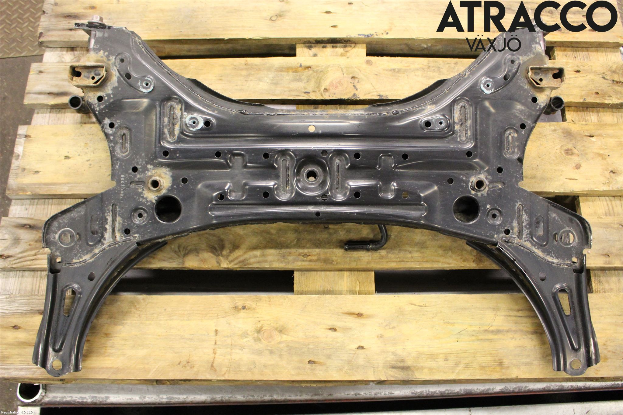 Suzuki SWIFT 17-24 Framvagnsbalk