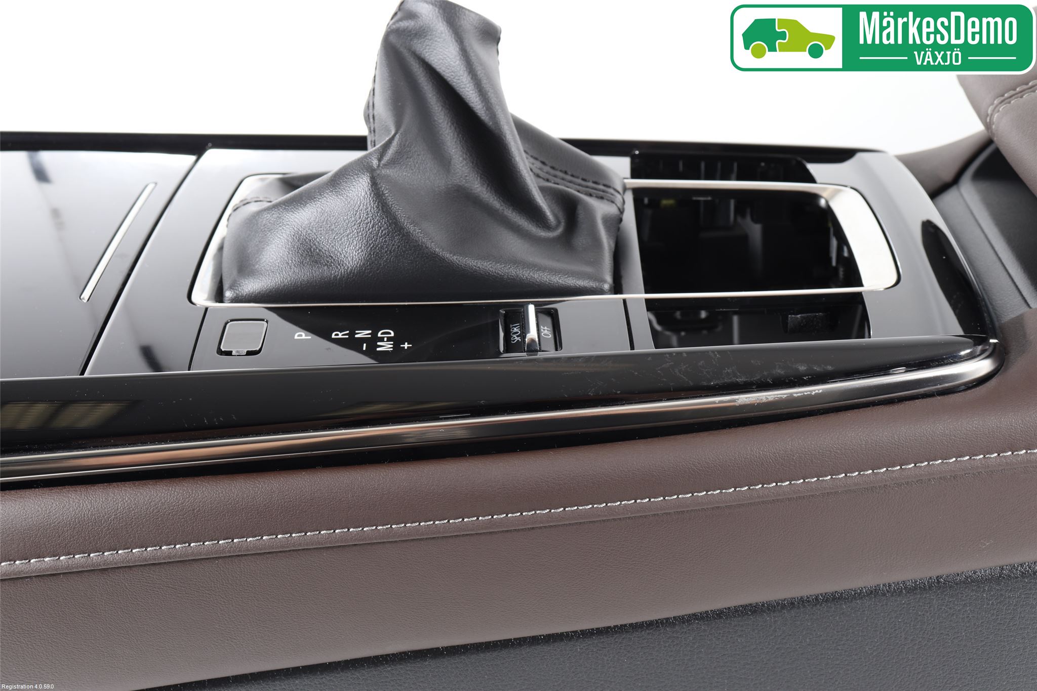 Mazda CX-30 20- Instrumentkonsoll Golv