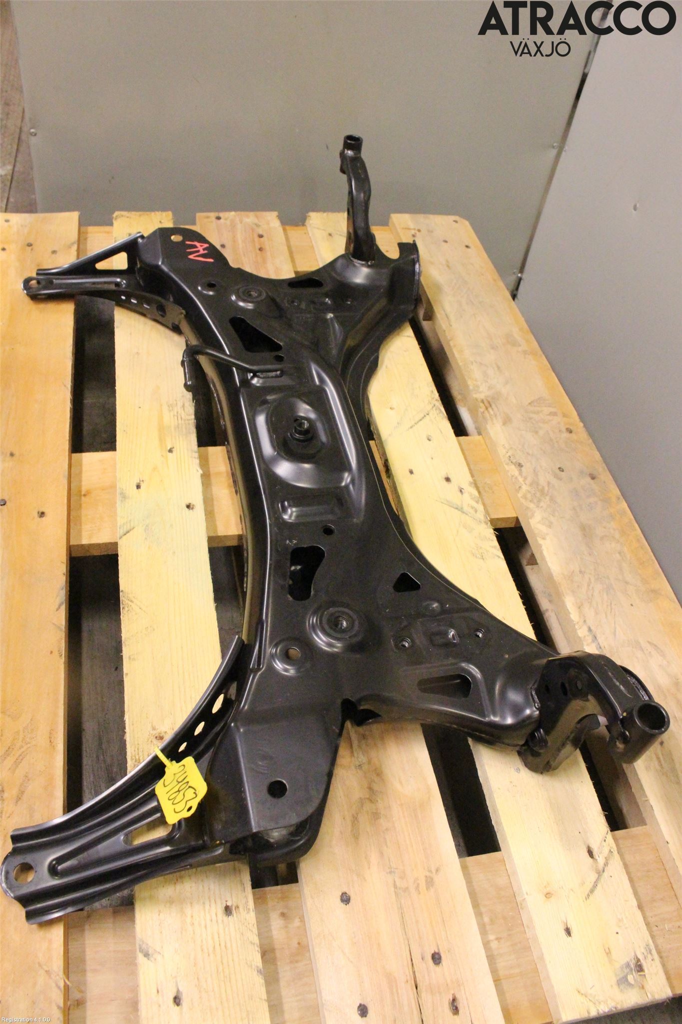 Suzuki SWIFT 17-24 Framvagnsbalk