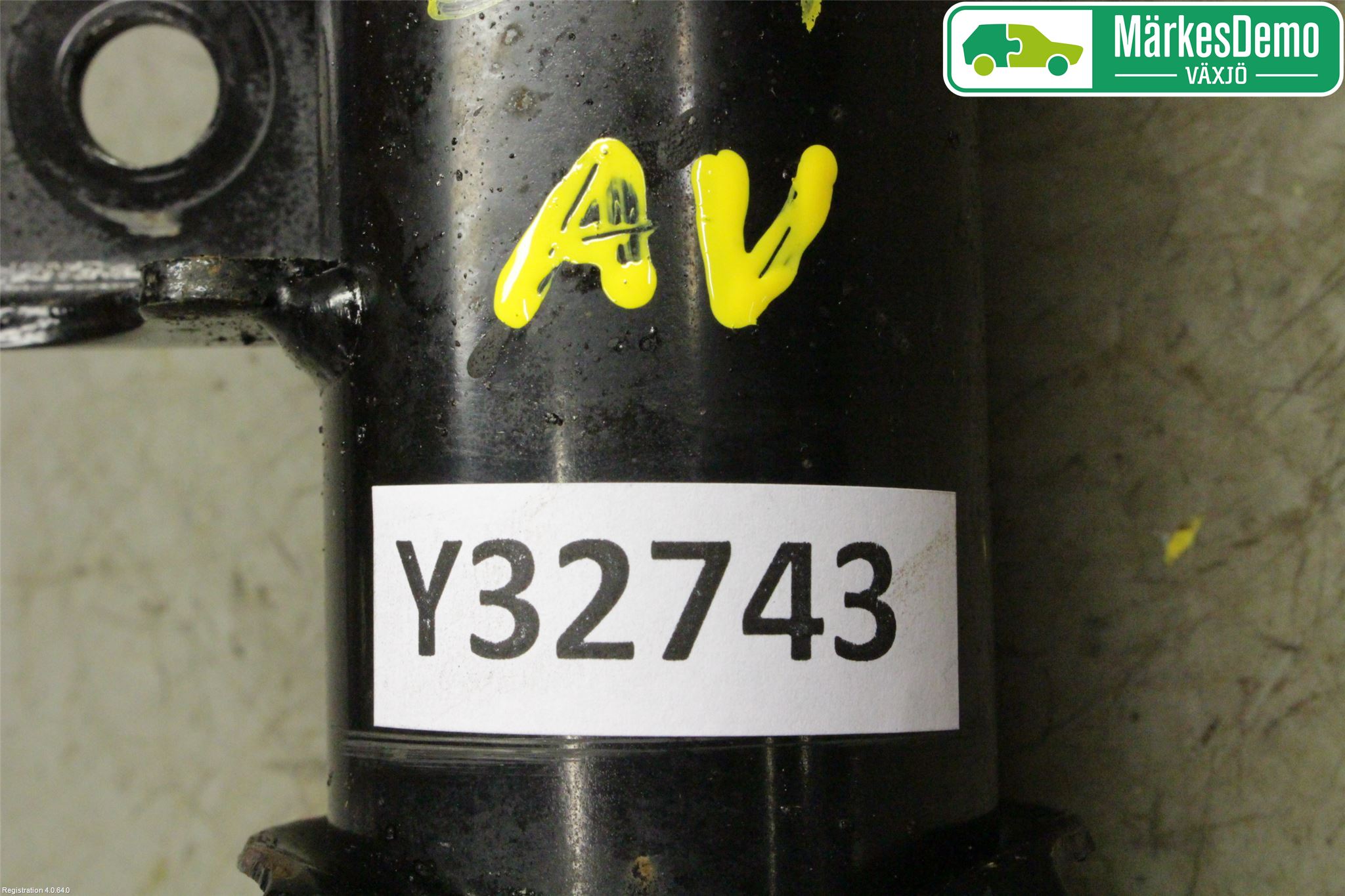 Hyundai i40 16-18 Fjäderben Fram Vänster