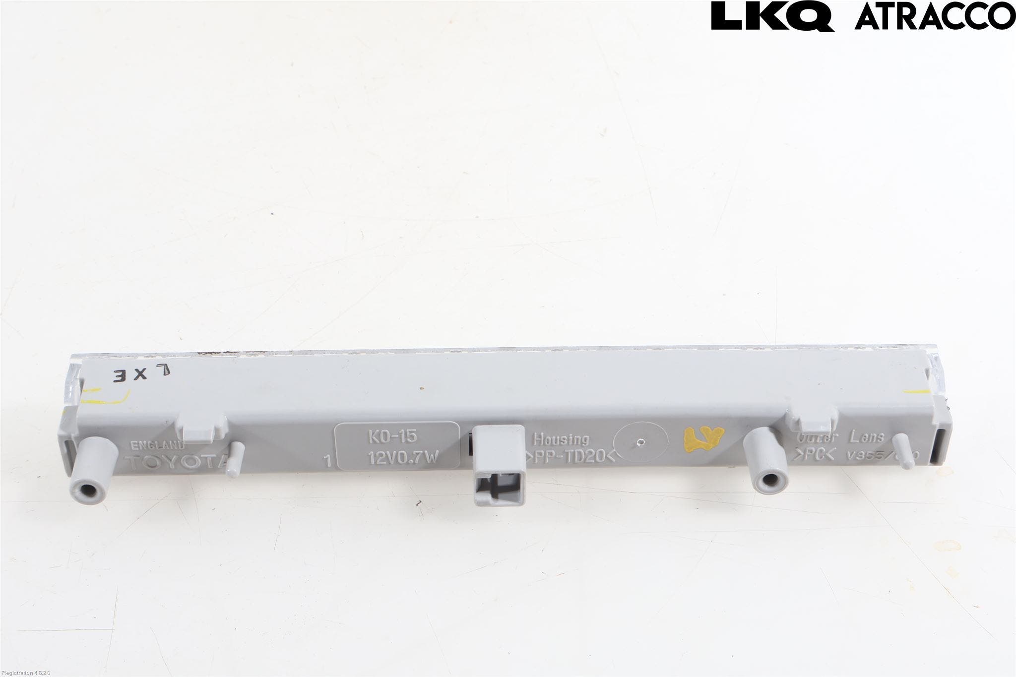 Toyota YARIS XP21 20- Bromsljus Bakruta