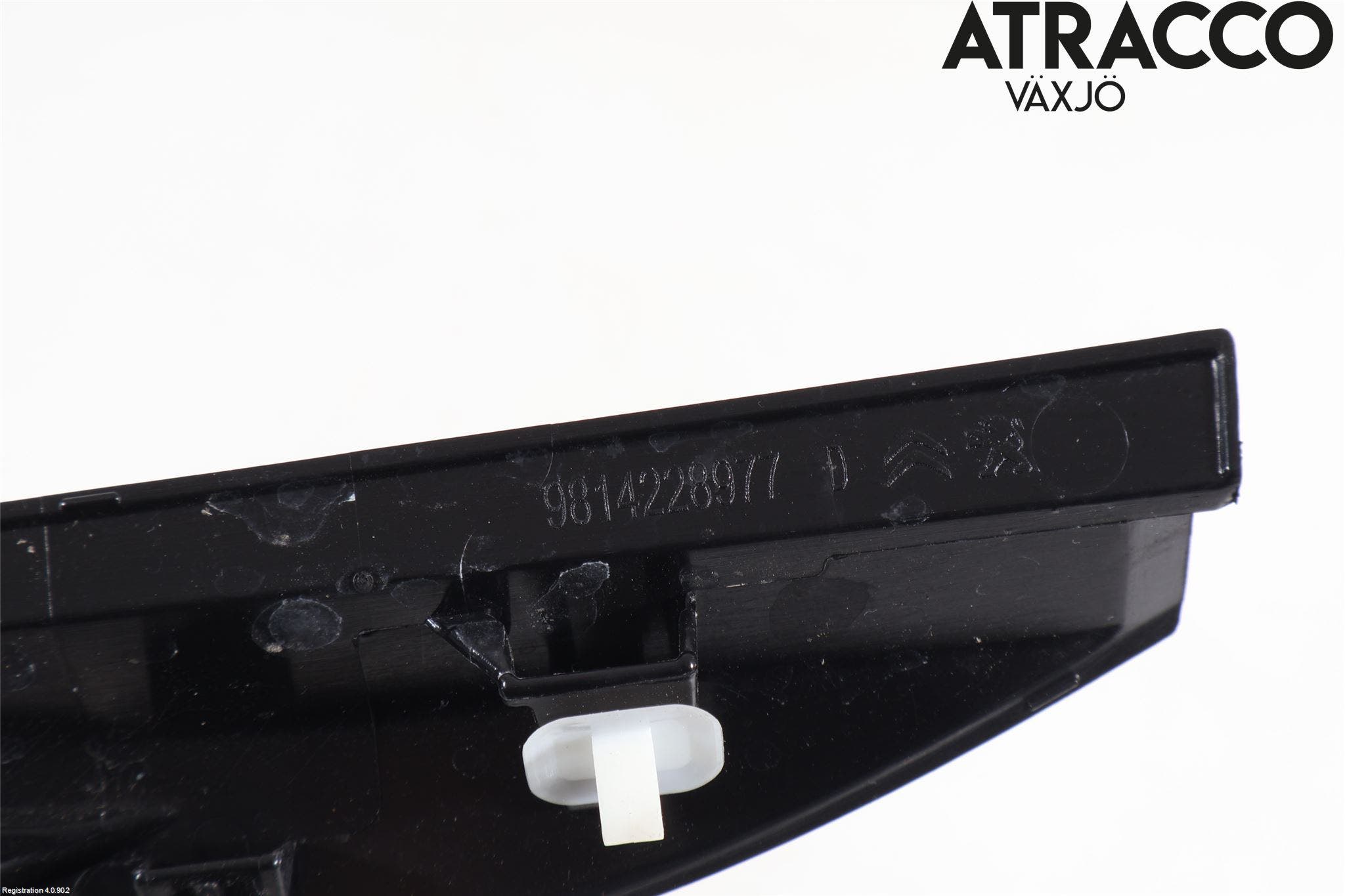 Peugeot 3008 17-24 List Framskärm Hö