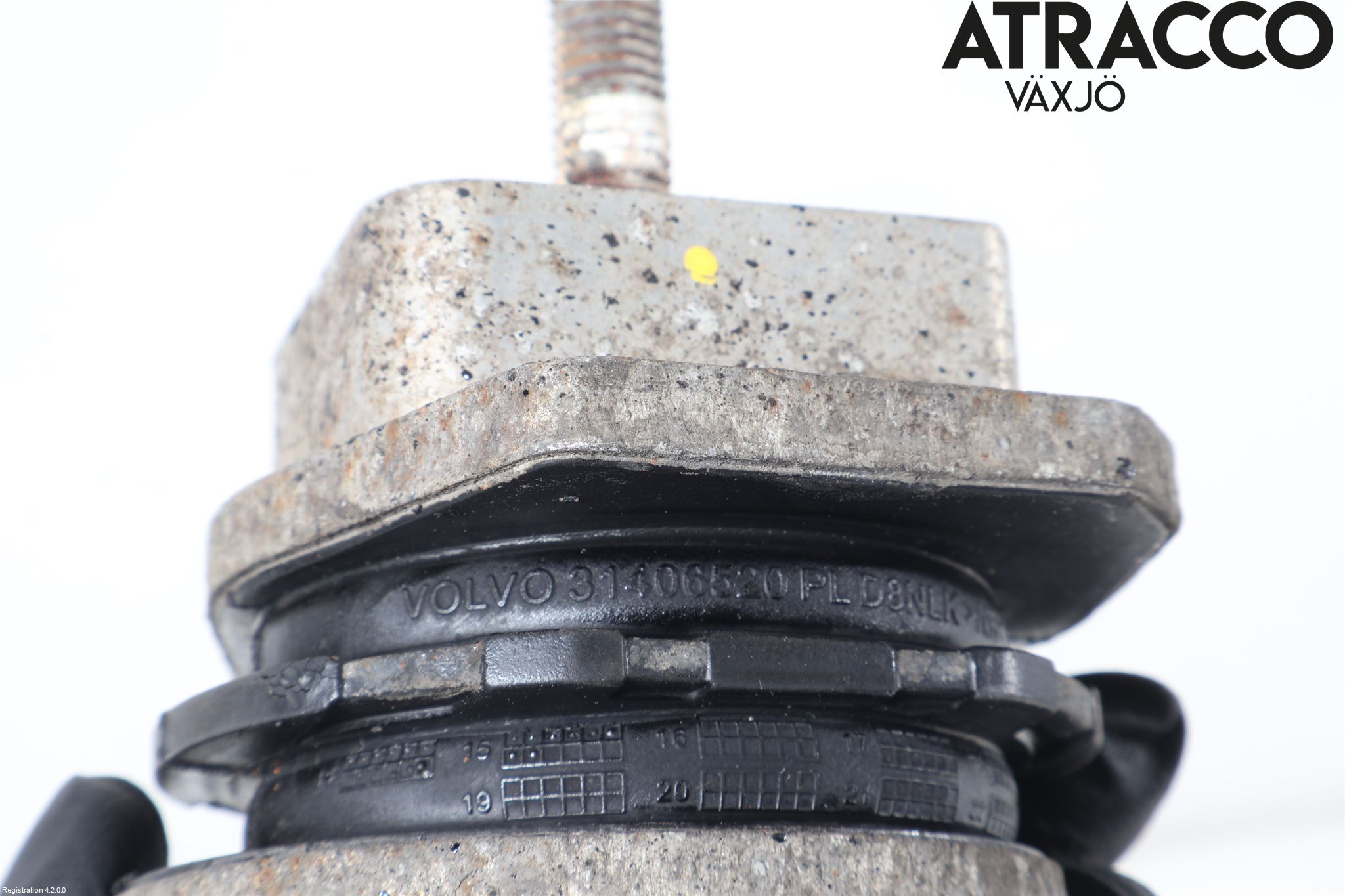 Volvo XC90/RECHARGE 16- Bladfjäderhänke Bak