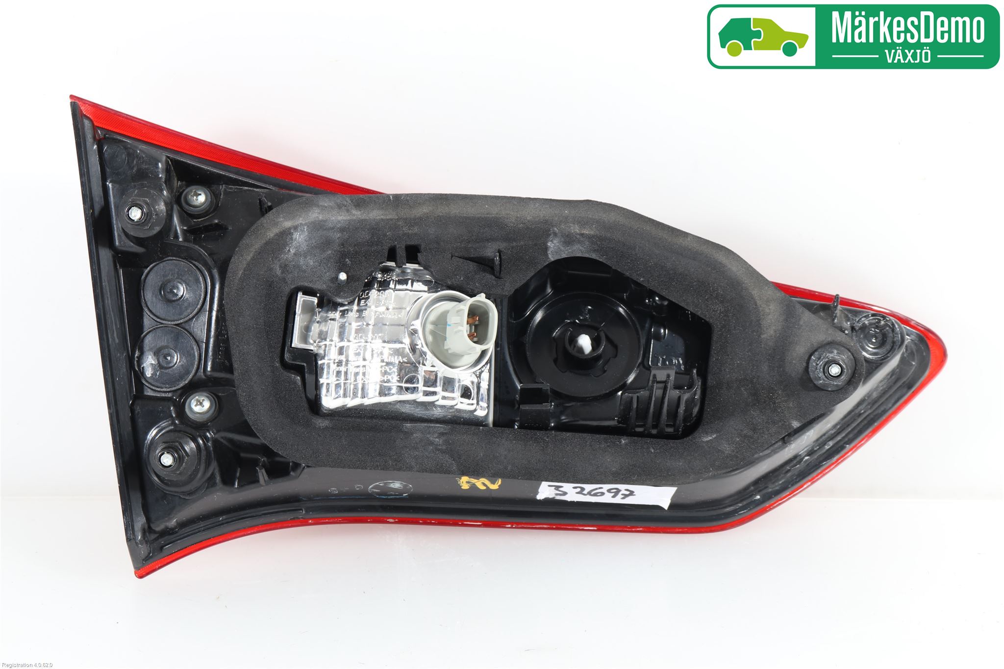 Toyota YARIS XP130 15-20 Bakljus Lucka Hö