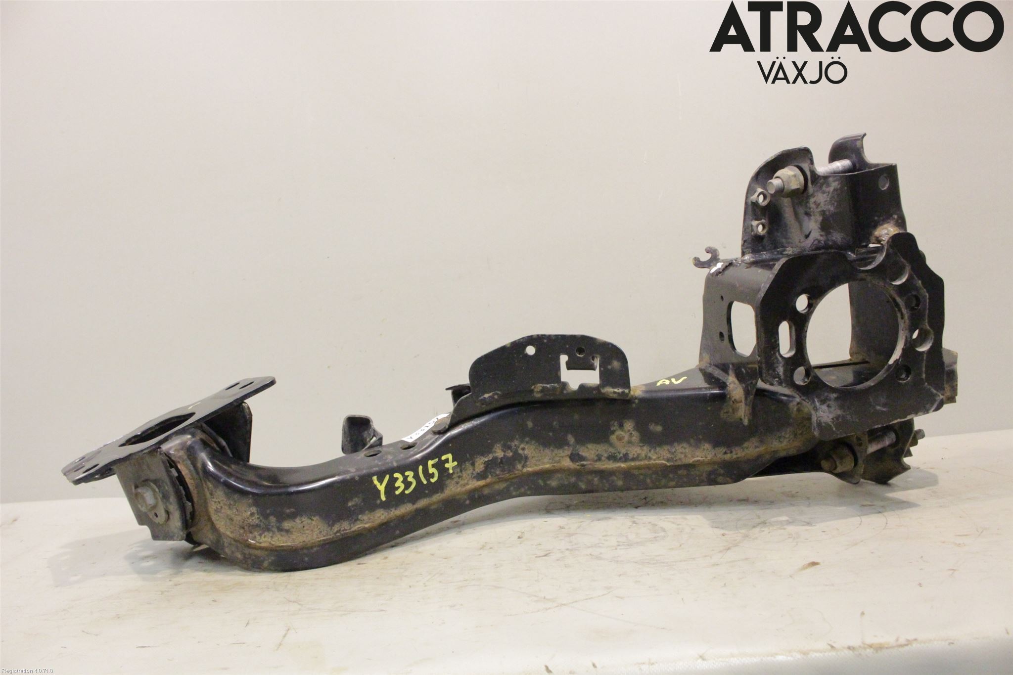 Nissan X-TRAIL 14-21 Bärarm Bak Vänster