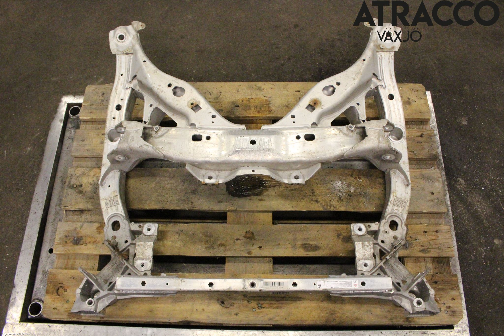 BMW 5 F10/F11/F18 09-17 Framvagnsbalk