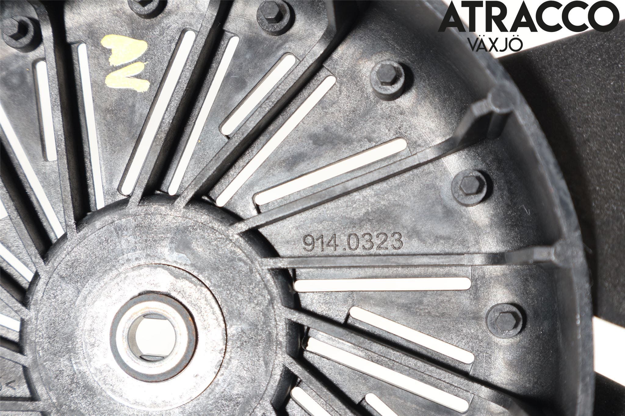 Volvo V70 08-13 Kylfläkt-Vinge