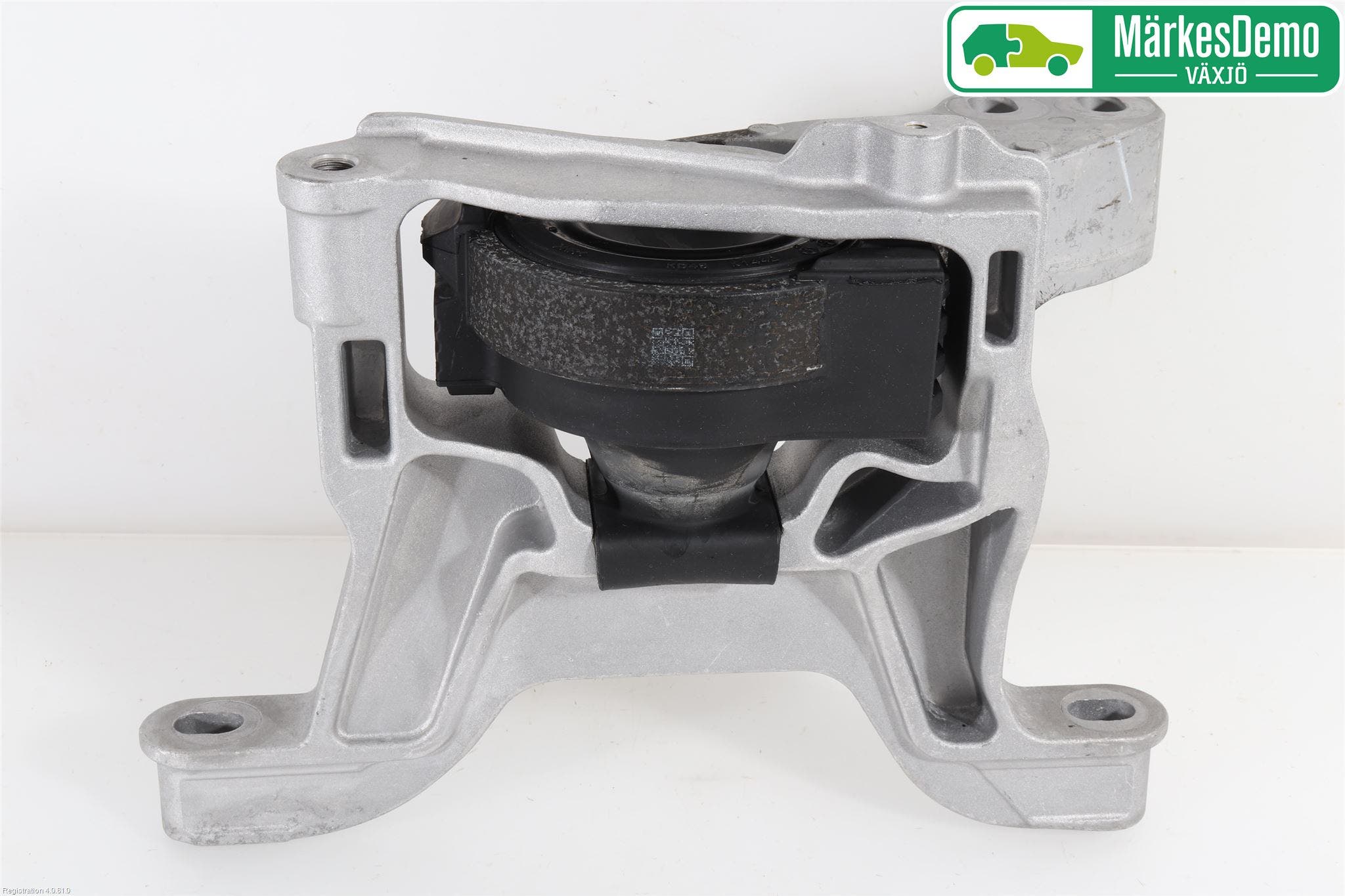 Mazda 3 IV 19- Motorfäste