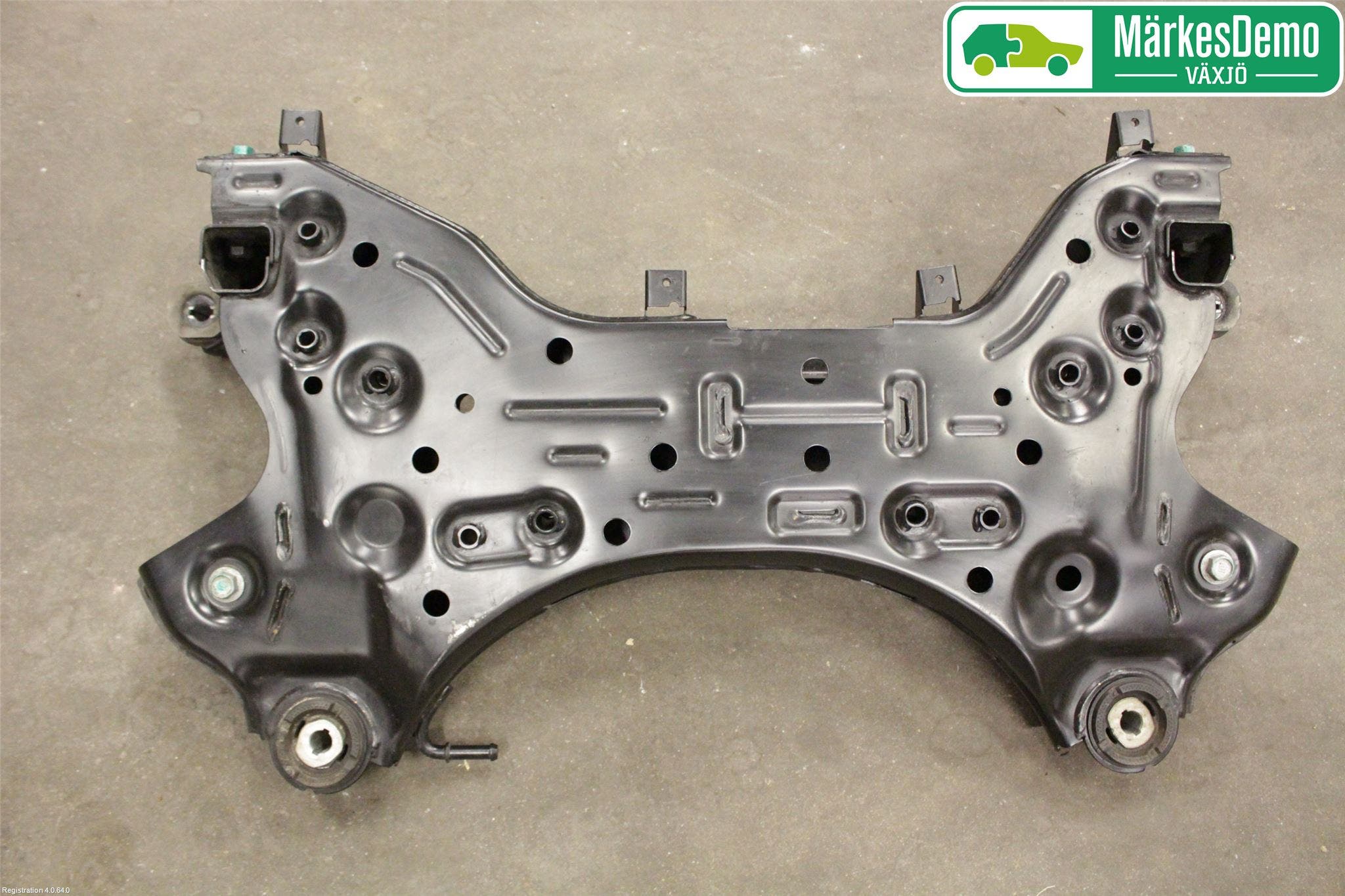 Hyundai TUCSON 05- Framvagnsbalk