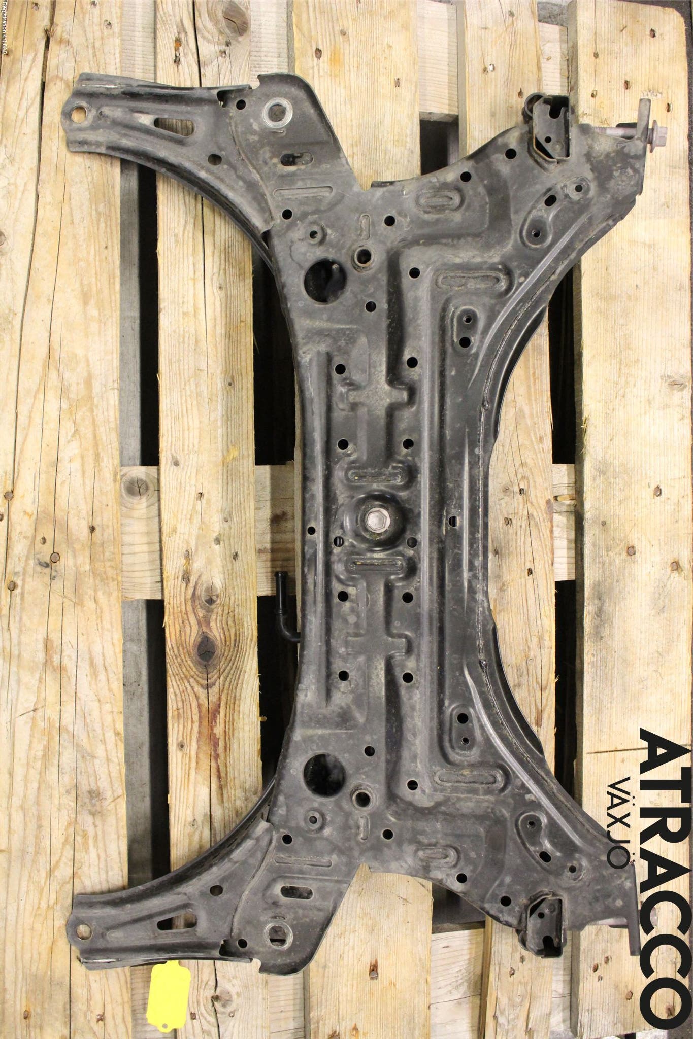 Suzuki SWIFT 17-24 Framvagnsbalk