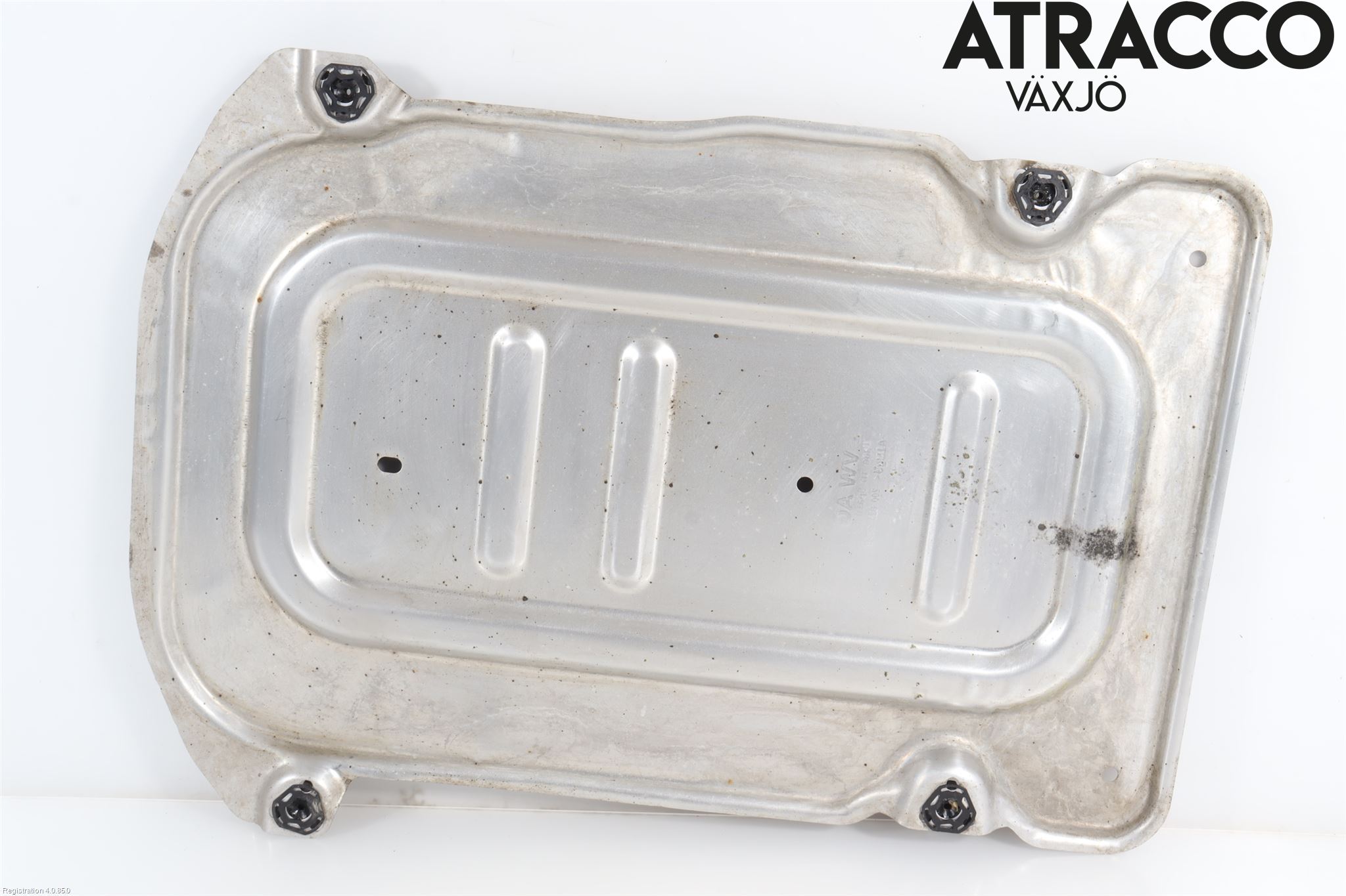 Volkswagen VW POLO VI 18->> Hasplåt Plåt-Plast