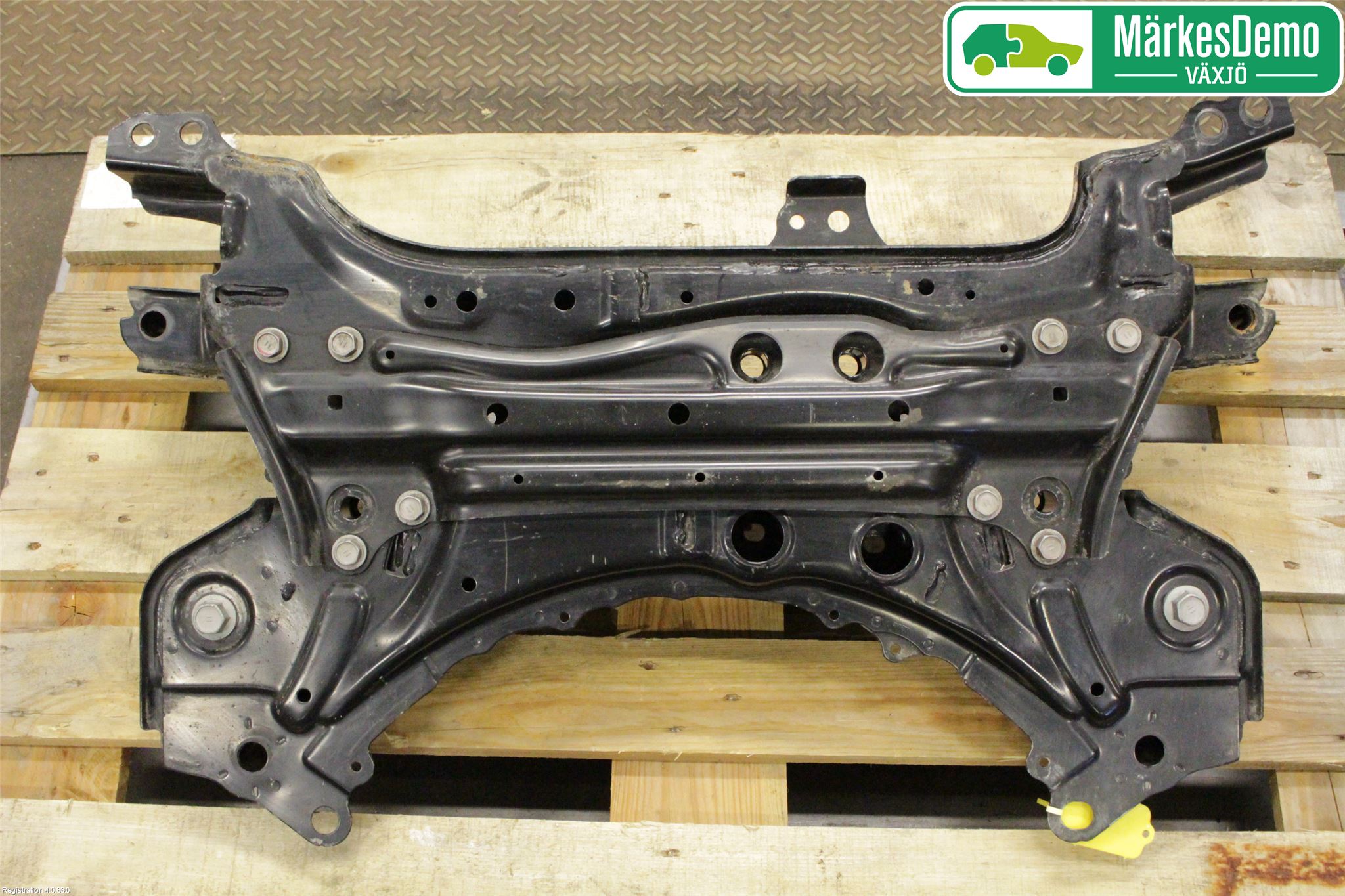 Toyota RAV4 13-18 Framvagnsbalk