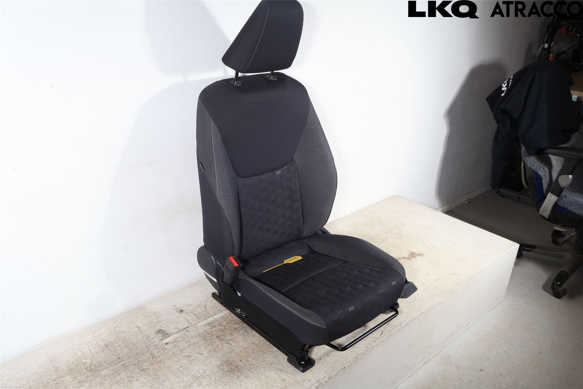 Toyota YARIS XP21 20- Inredning Stol Fram Vä