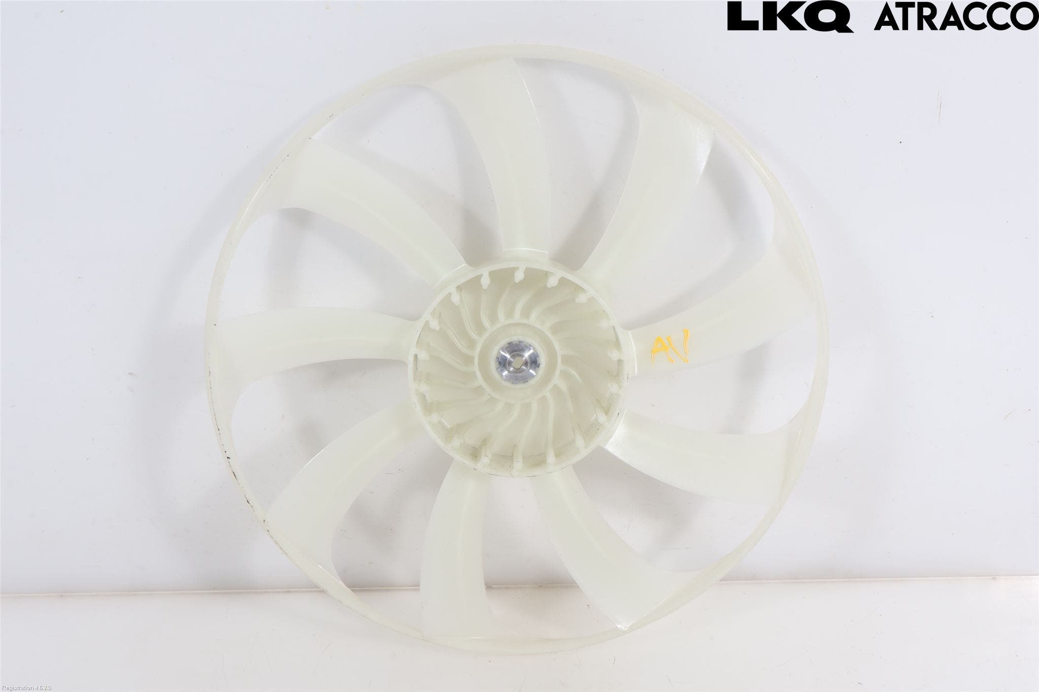 Toyota YARIS XP21 20- Kylfläkt-Vinge