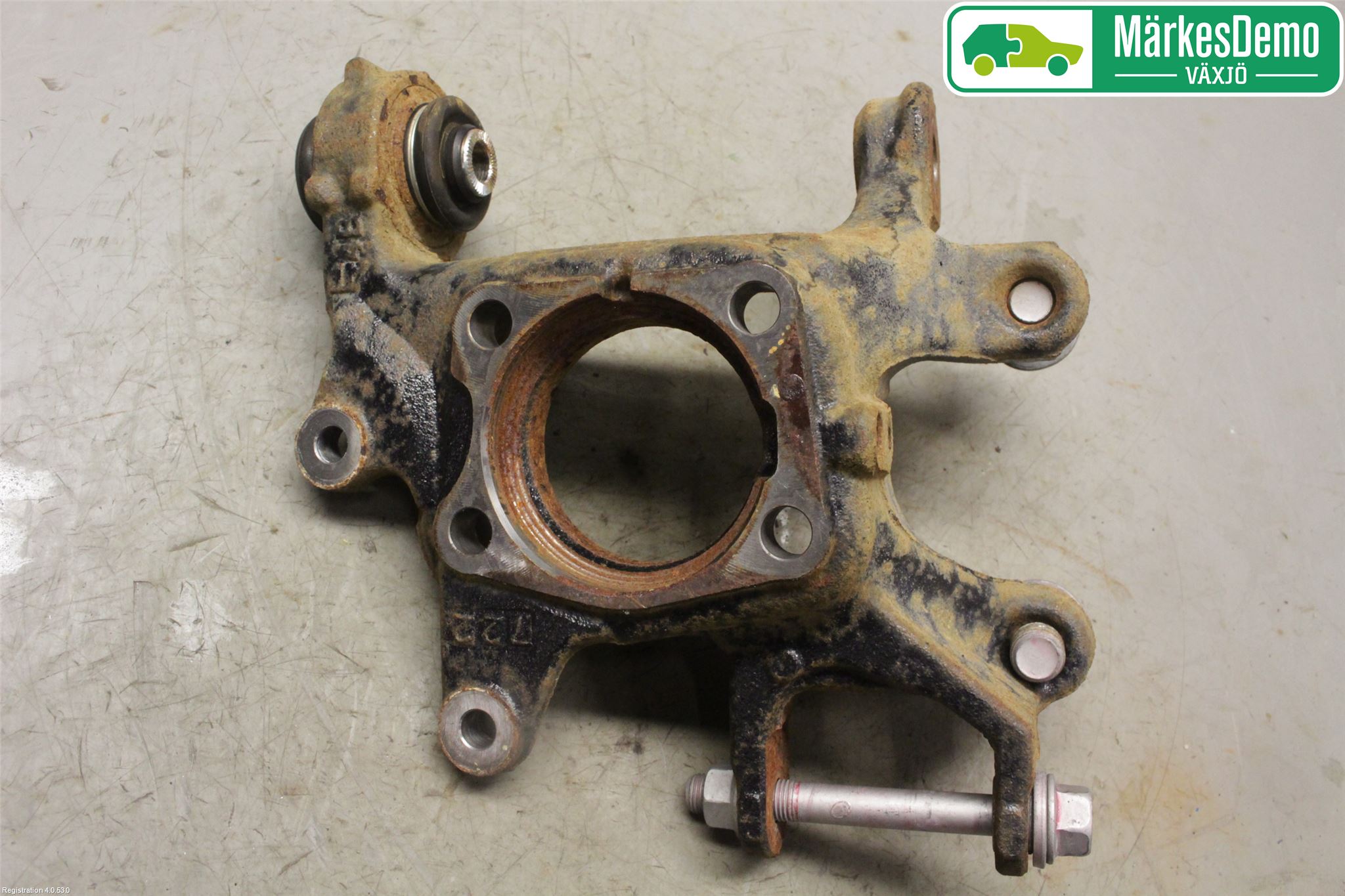 Lexus CT 200h Hjullagerhus-Spindel Vä B