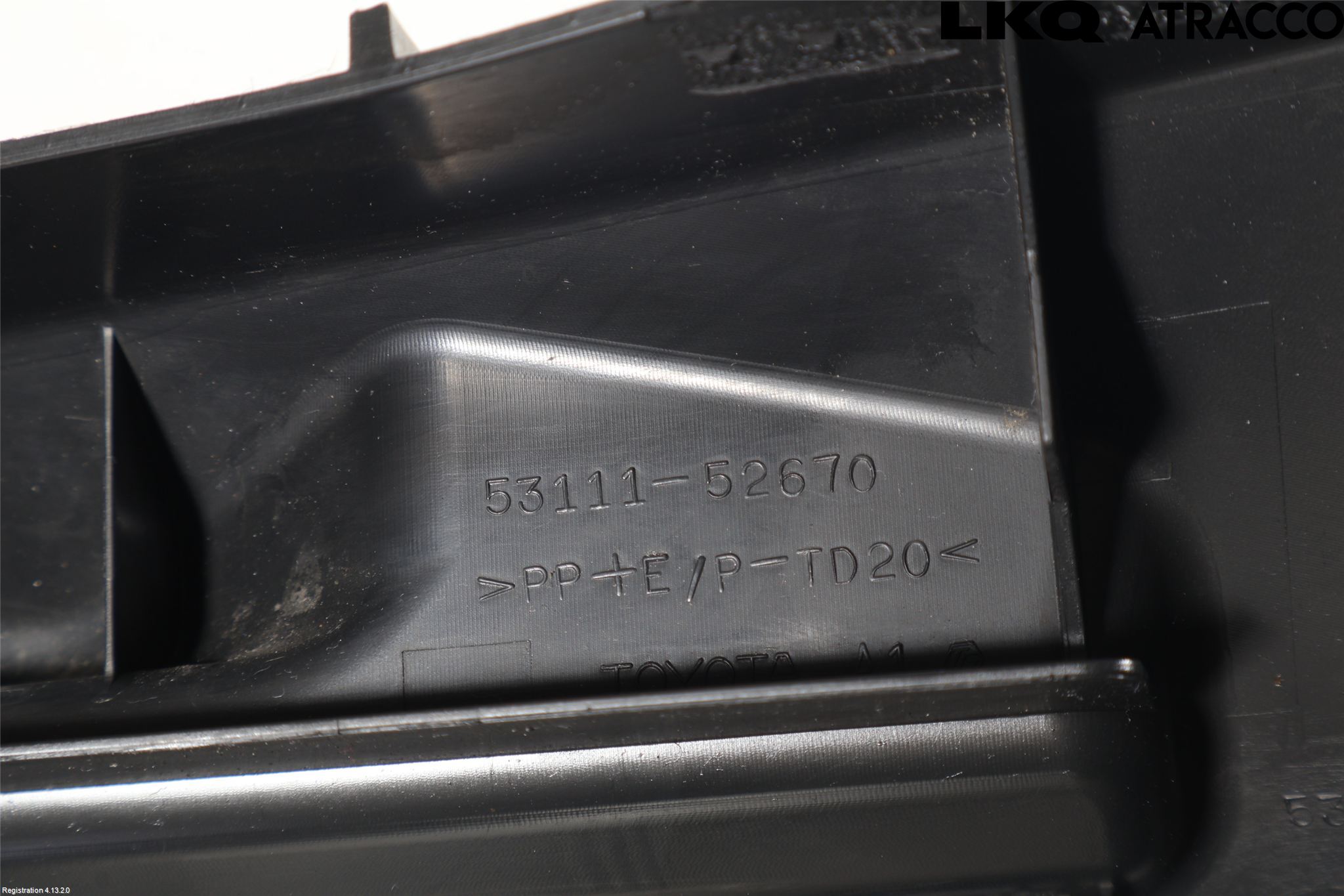 Toyota VERSO-S 11-16 Grill Komp