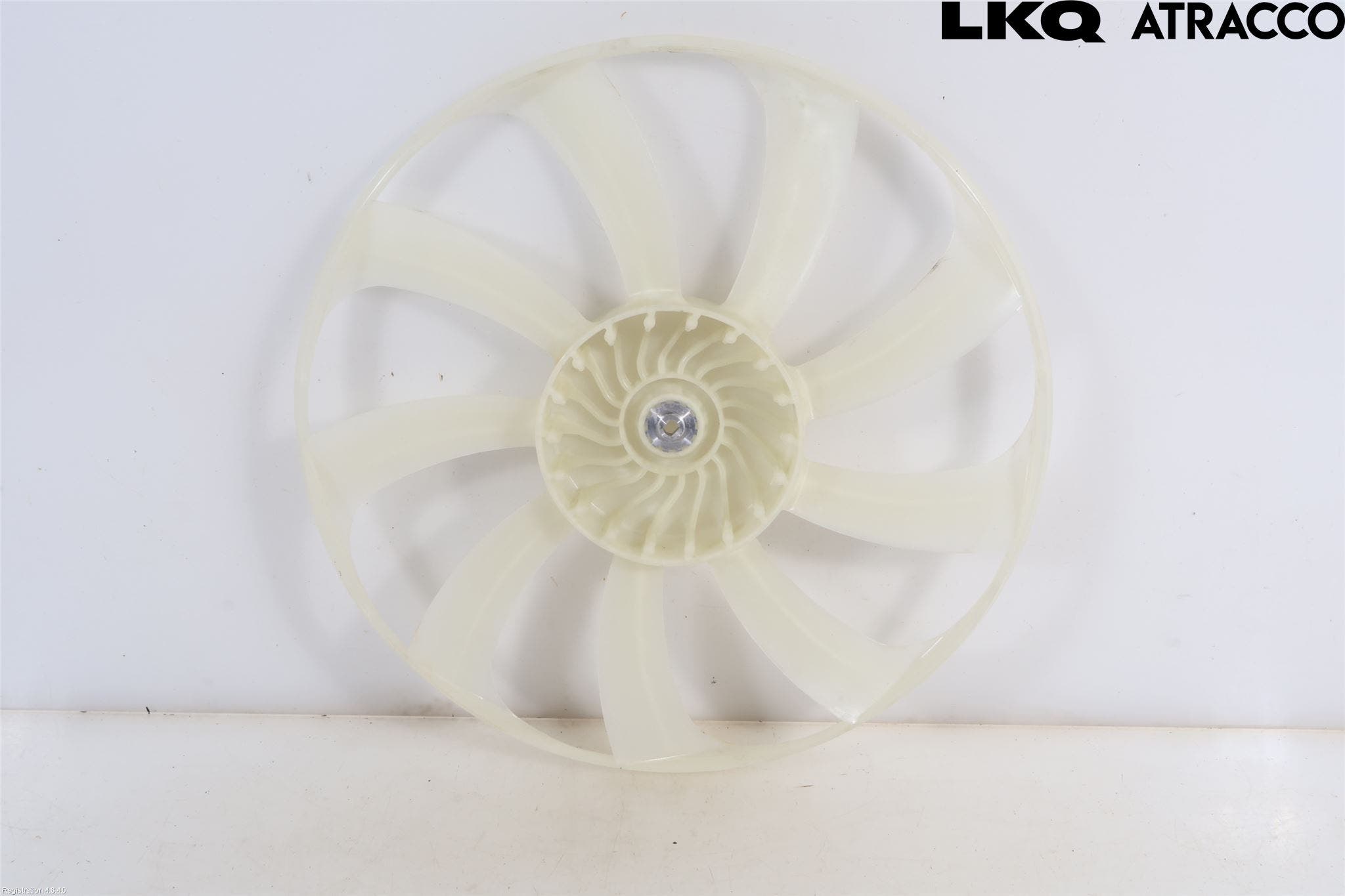 Toyota YARIS CROSS XP21 21- Kylfläkt-Vinge